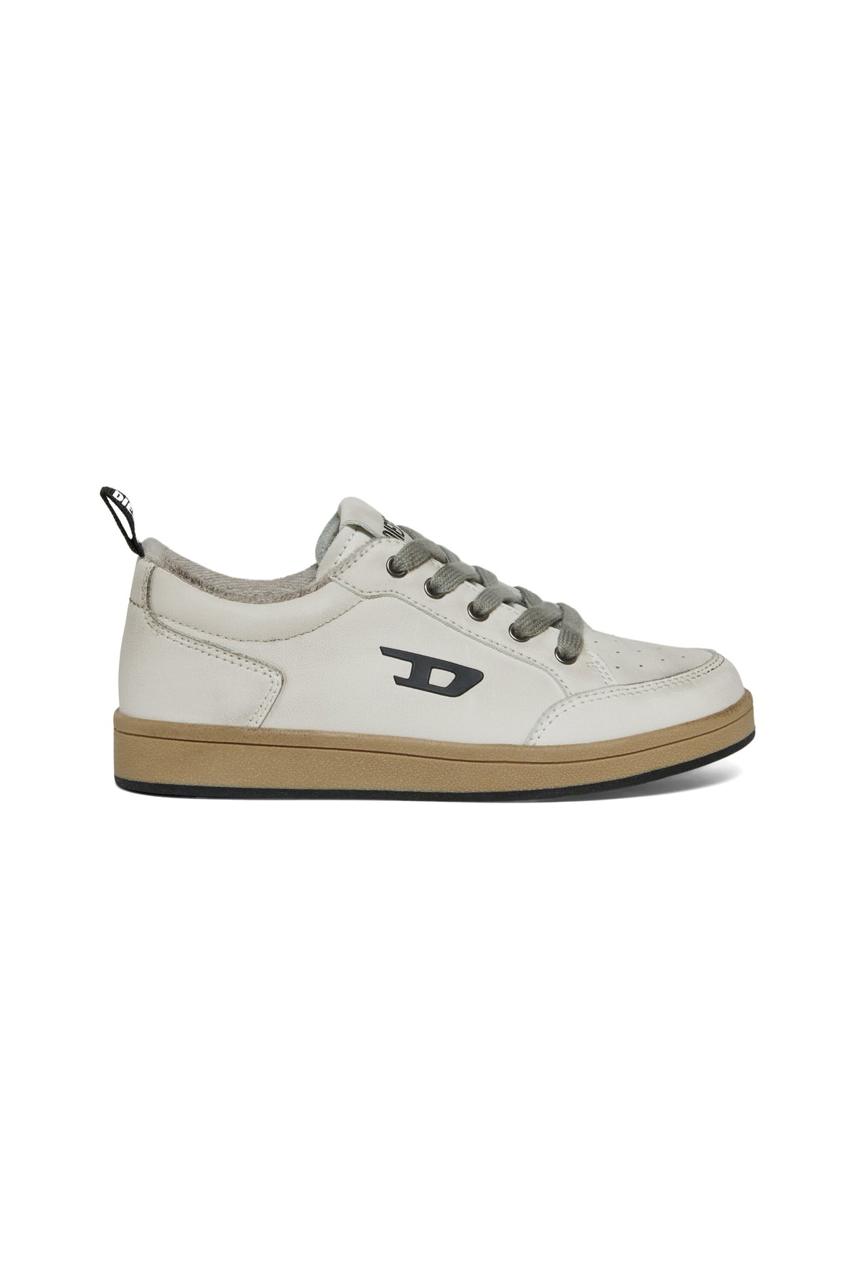 Sneakers with logo