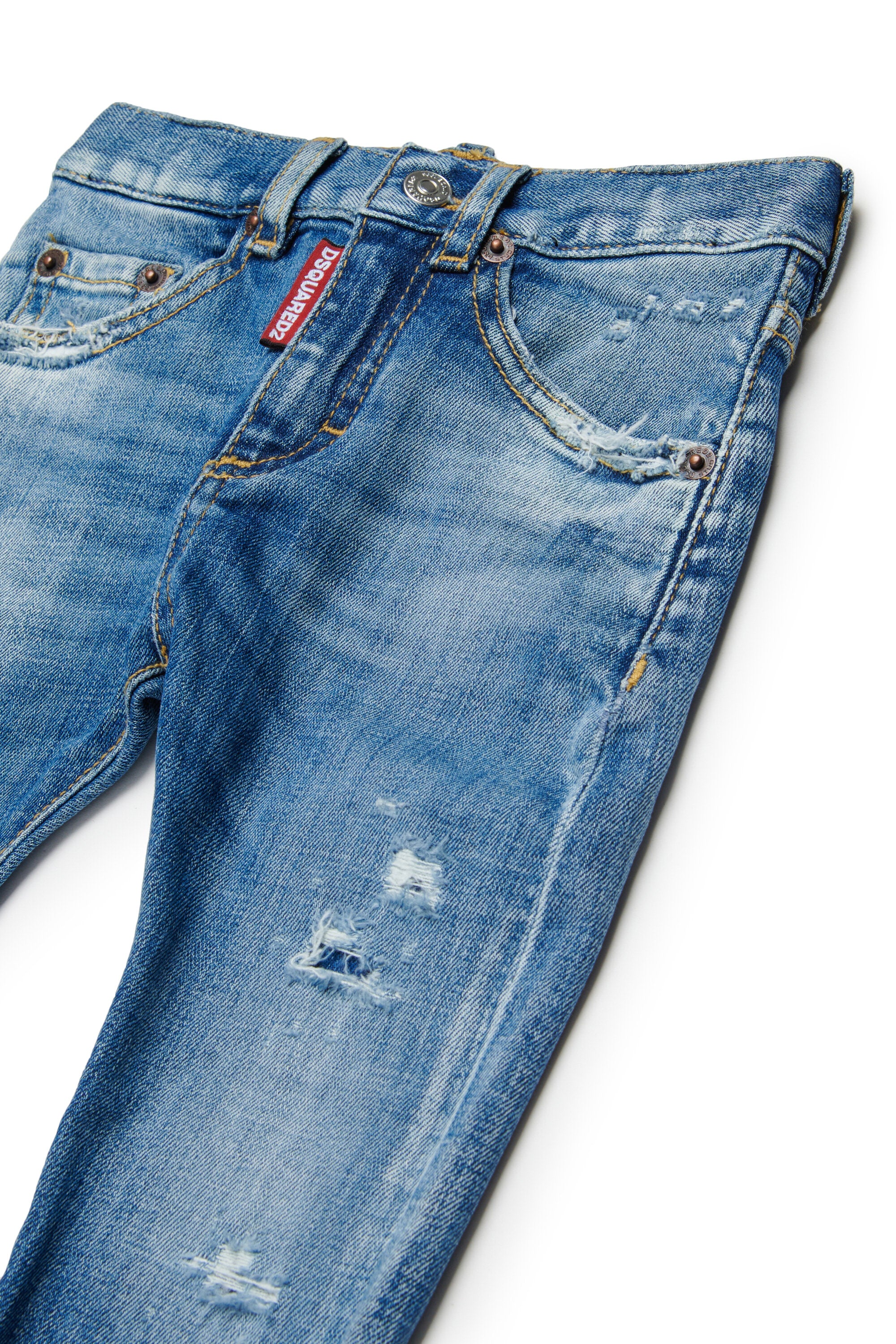 Jeans slim lavado azul claro