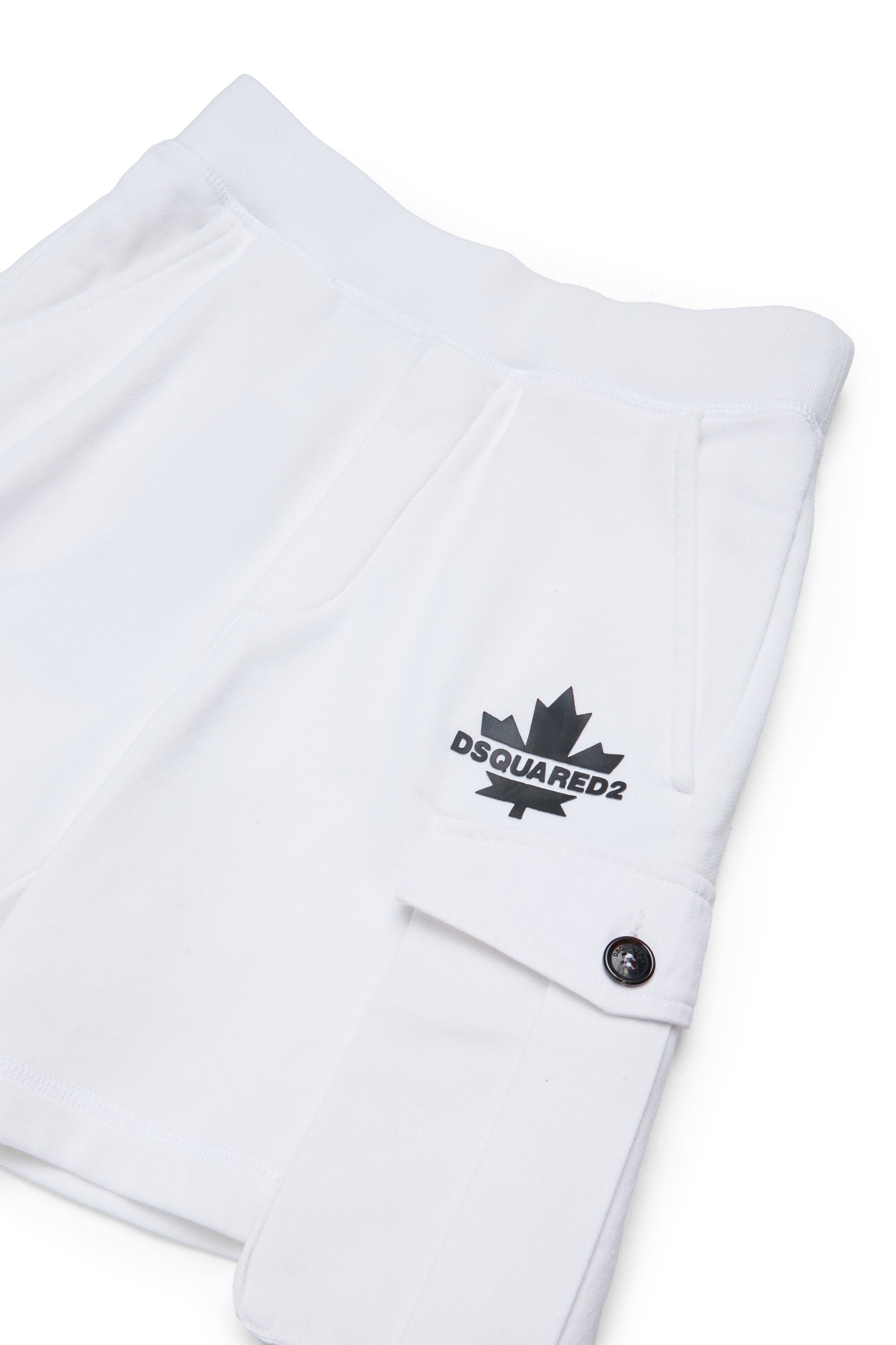 Fleece cargo shorts with Maple Leaf