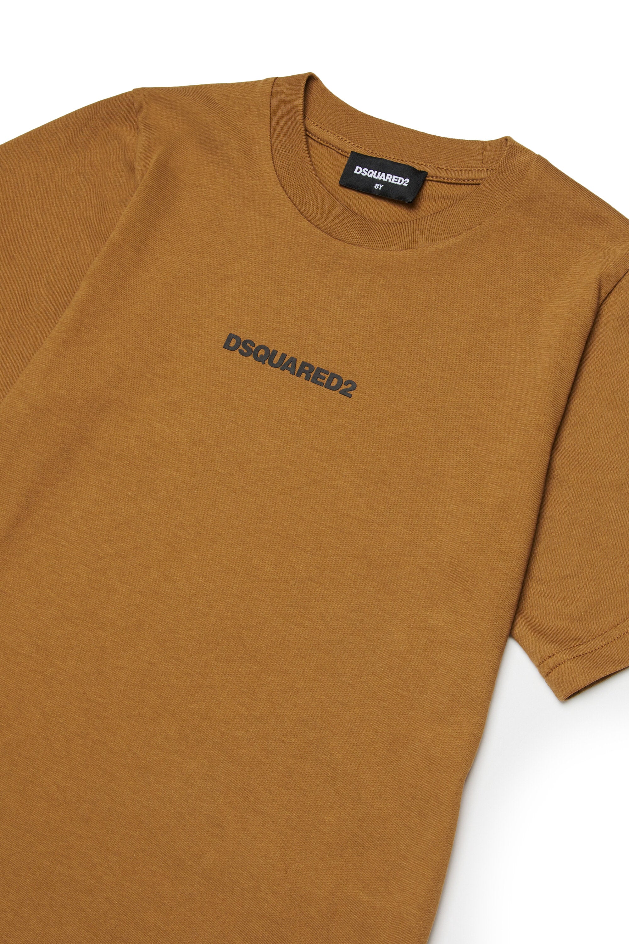 Camiseta con logotipo efecto goma
