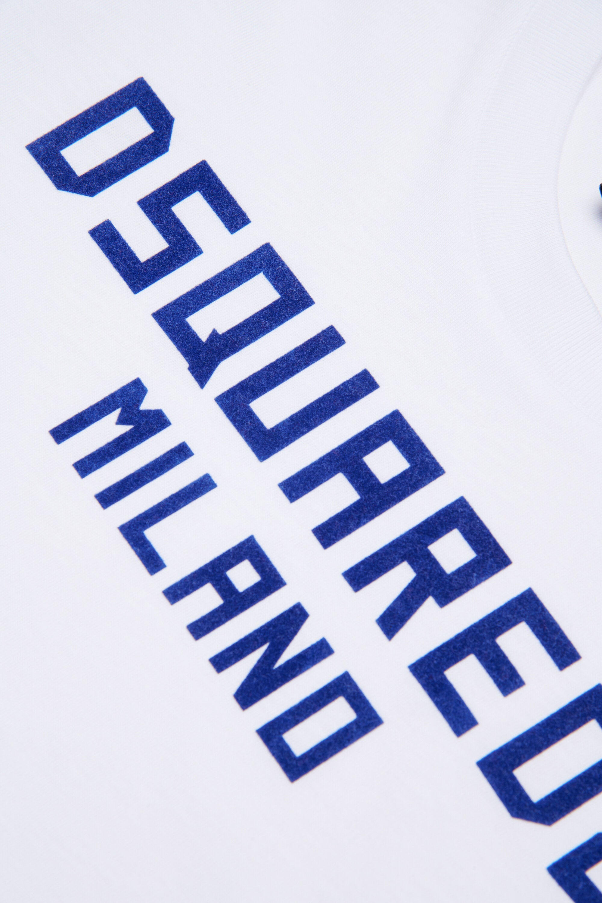 Camiseta con logo estampado en el pecho