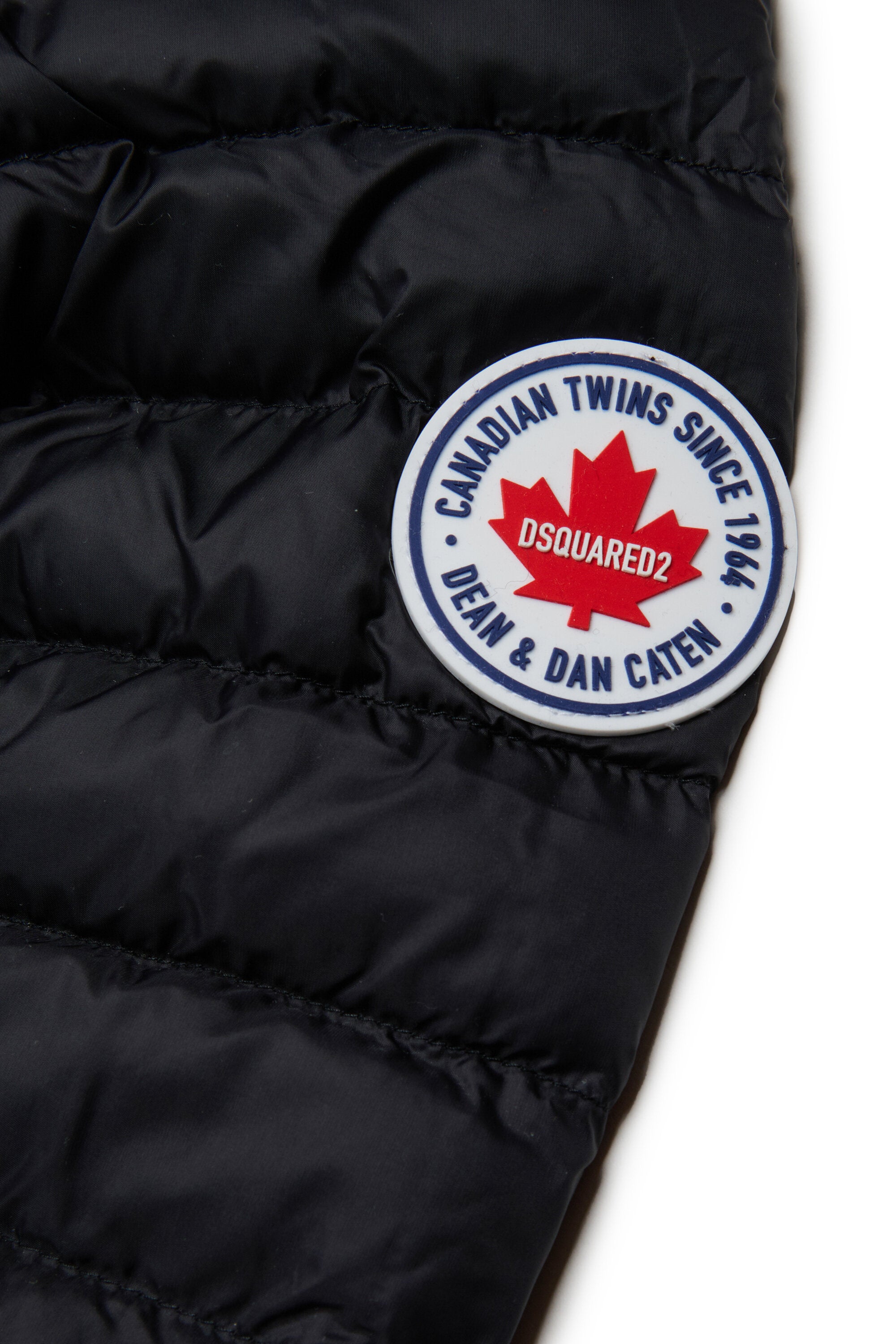 Chaqueta acolchada con logo estampado