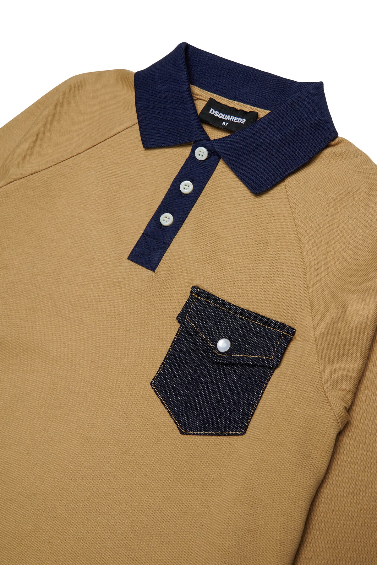 Polo con bolsillo y logo