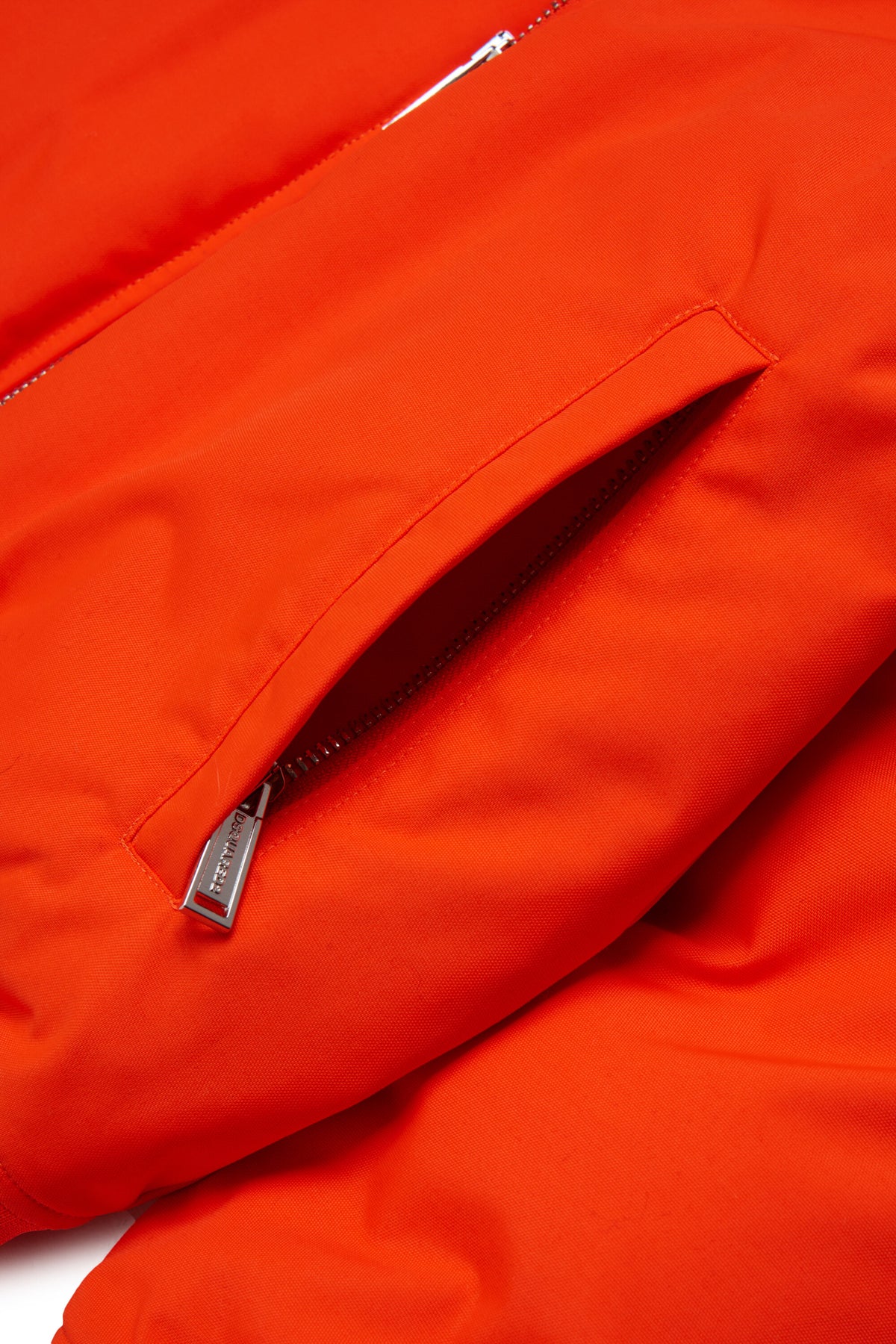 Chaqueta acolchada con logo estampado
