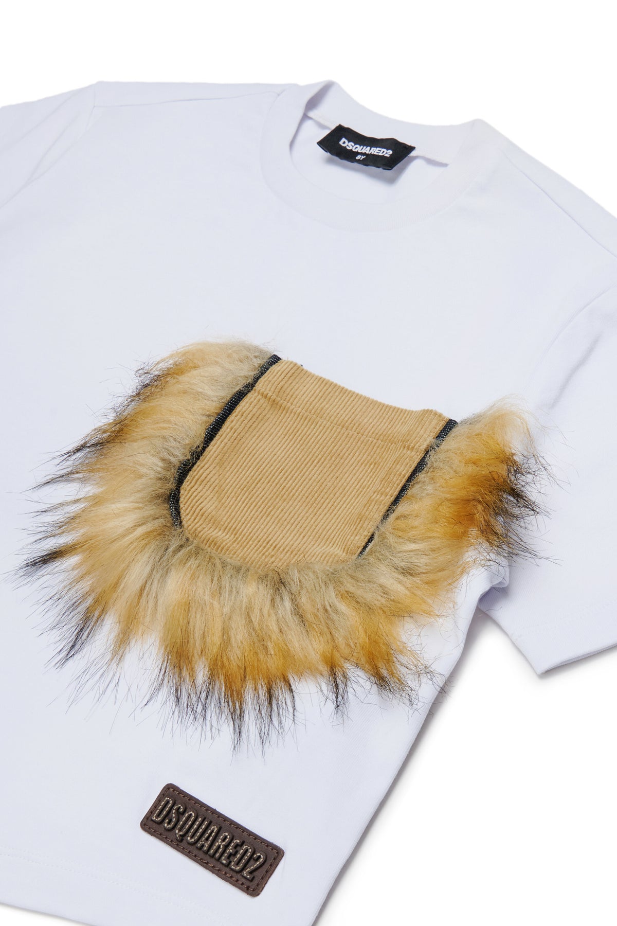 T-shirt with patch pocket and logo