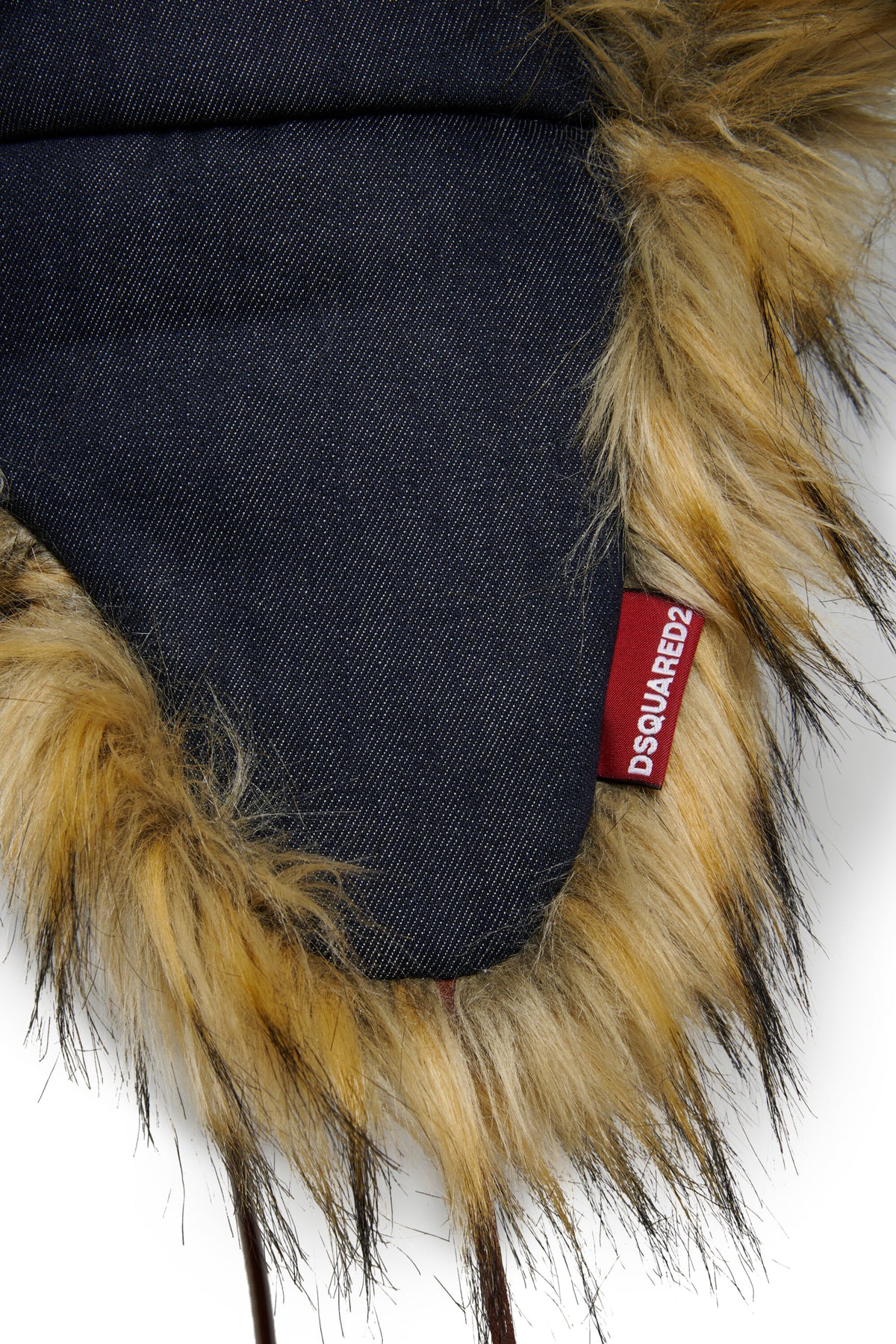 Gorro con orejeras y logo