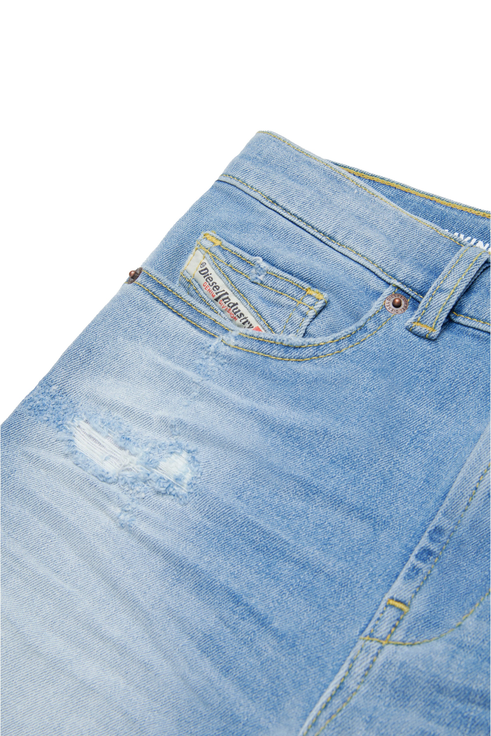 Pantalones cortos de denim claros con rozaduras