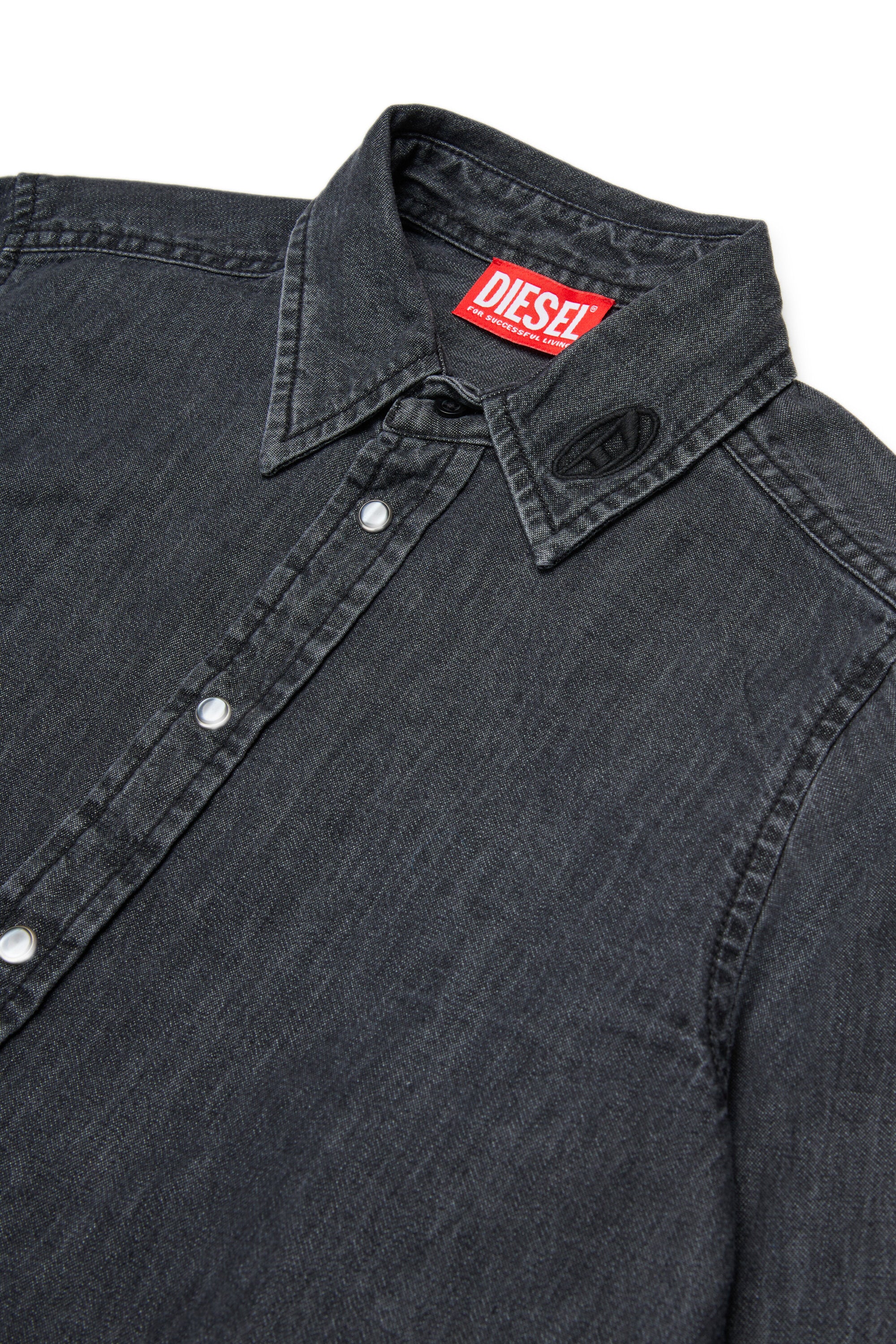 Camisa vaquera con mangas largas y logotipo