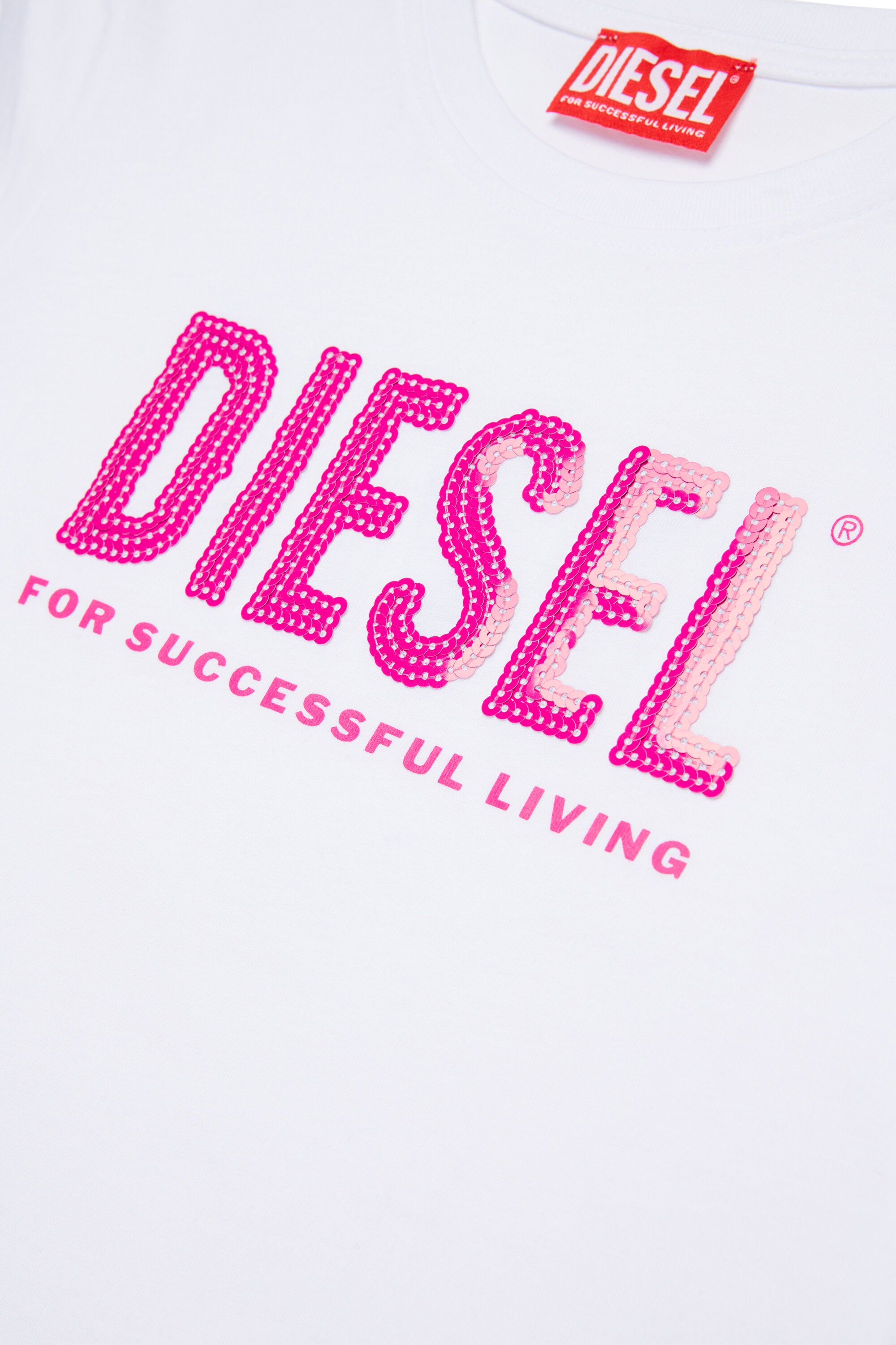 Camiseta con logo de lentejuelas