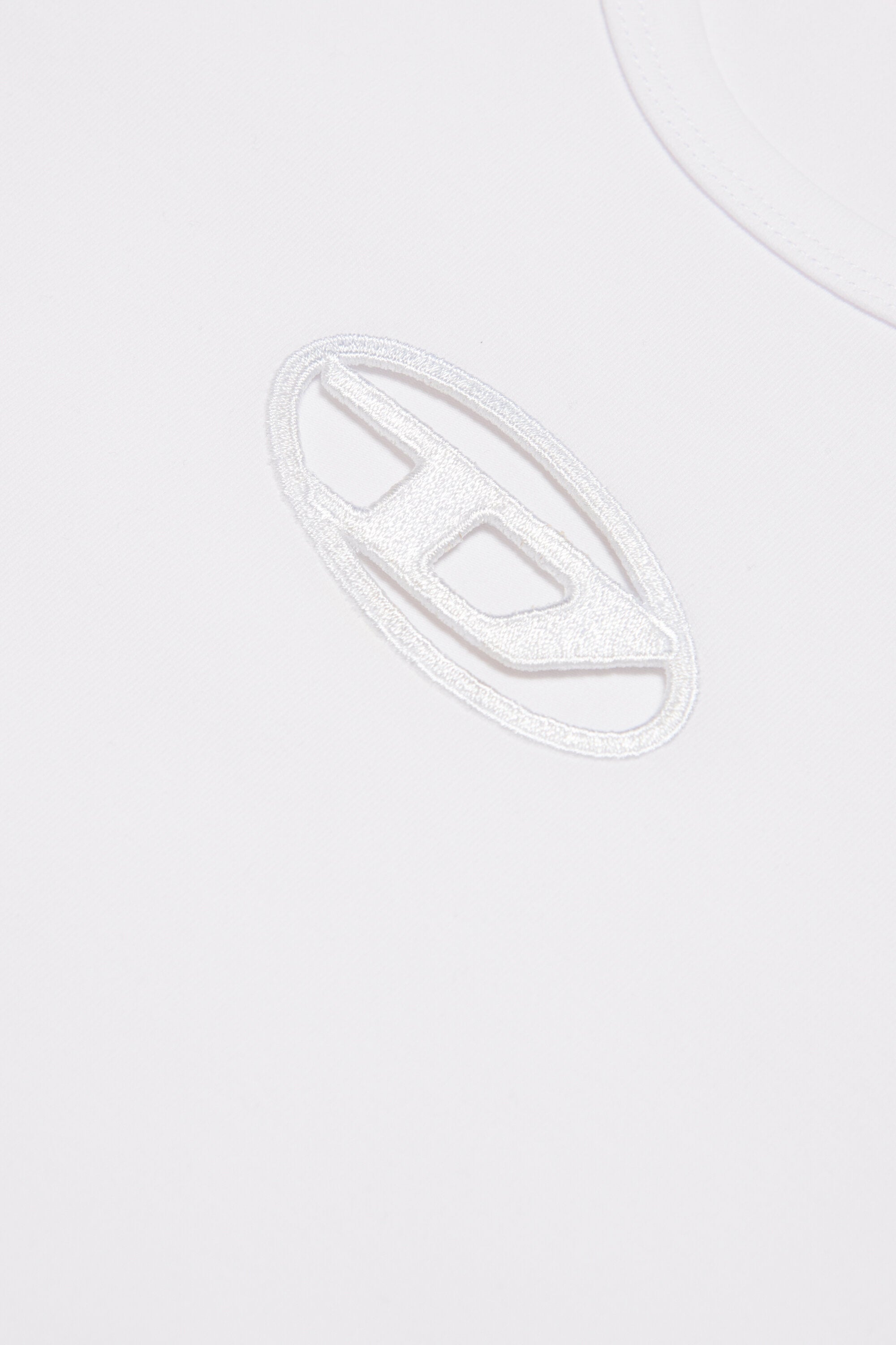 Camiseta con logotipo Oval D