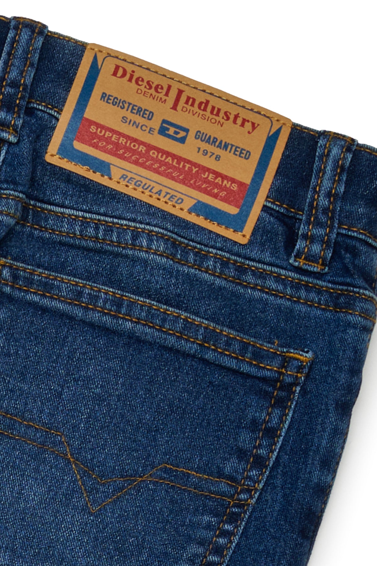 Jeans slim fit azul medio