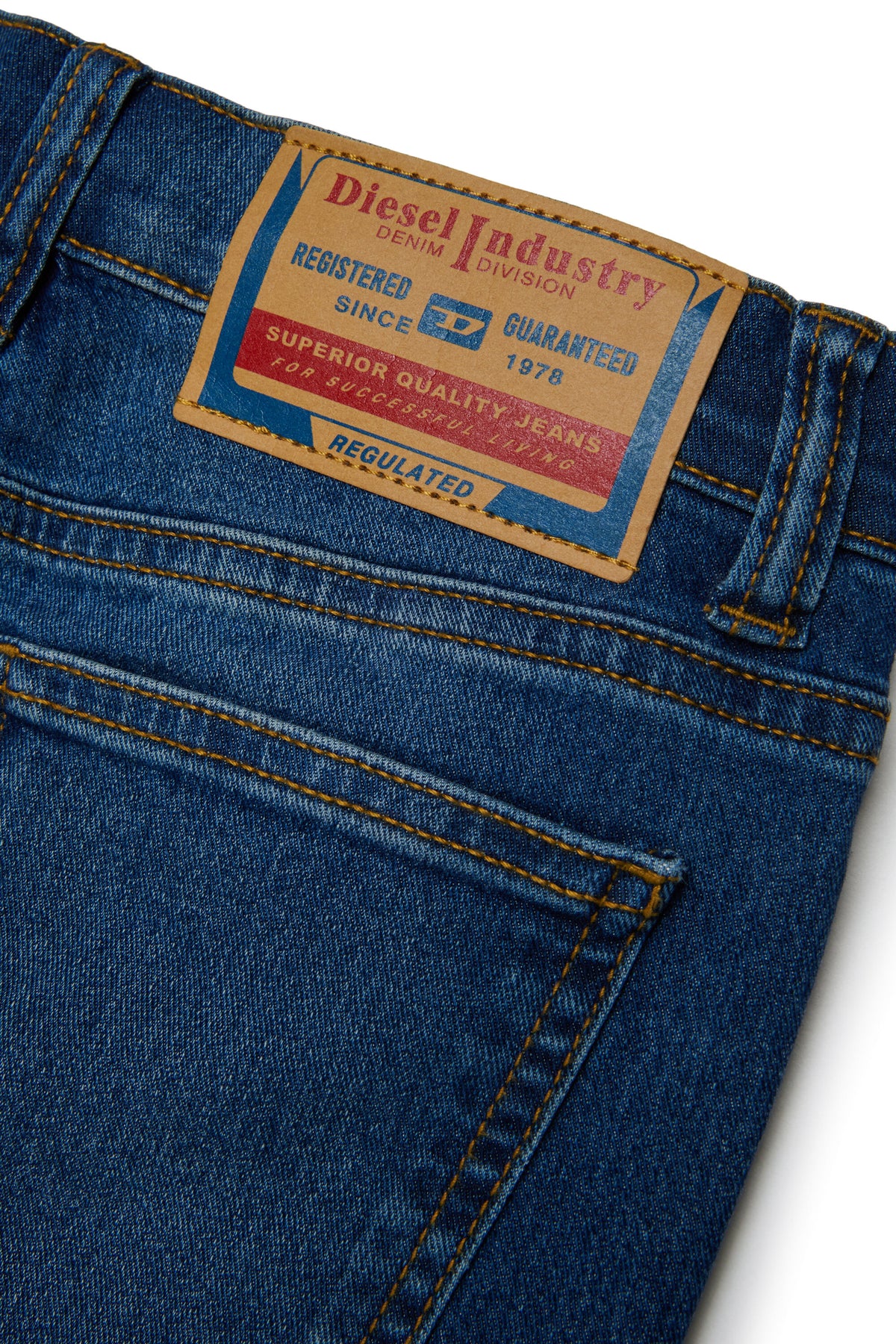 Vaqueros regular fit azul medio