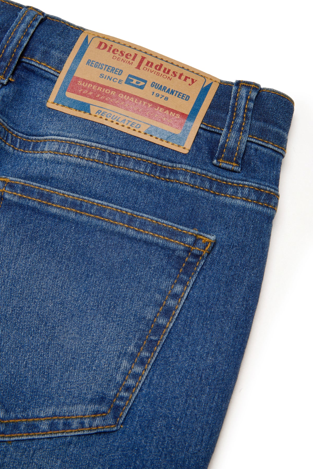 Vaqueros regular fit azul medio