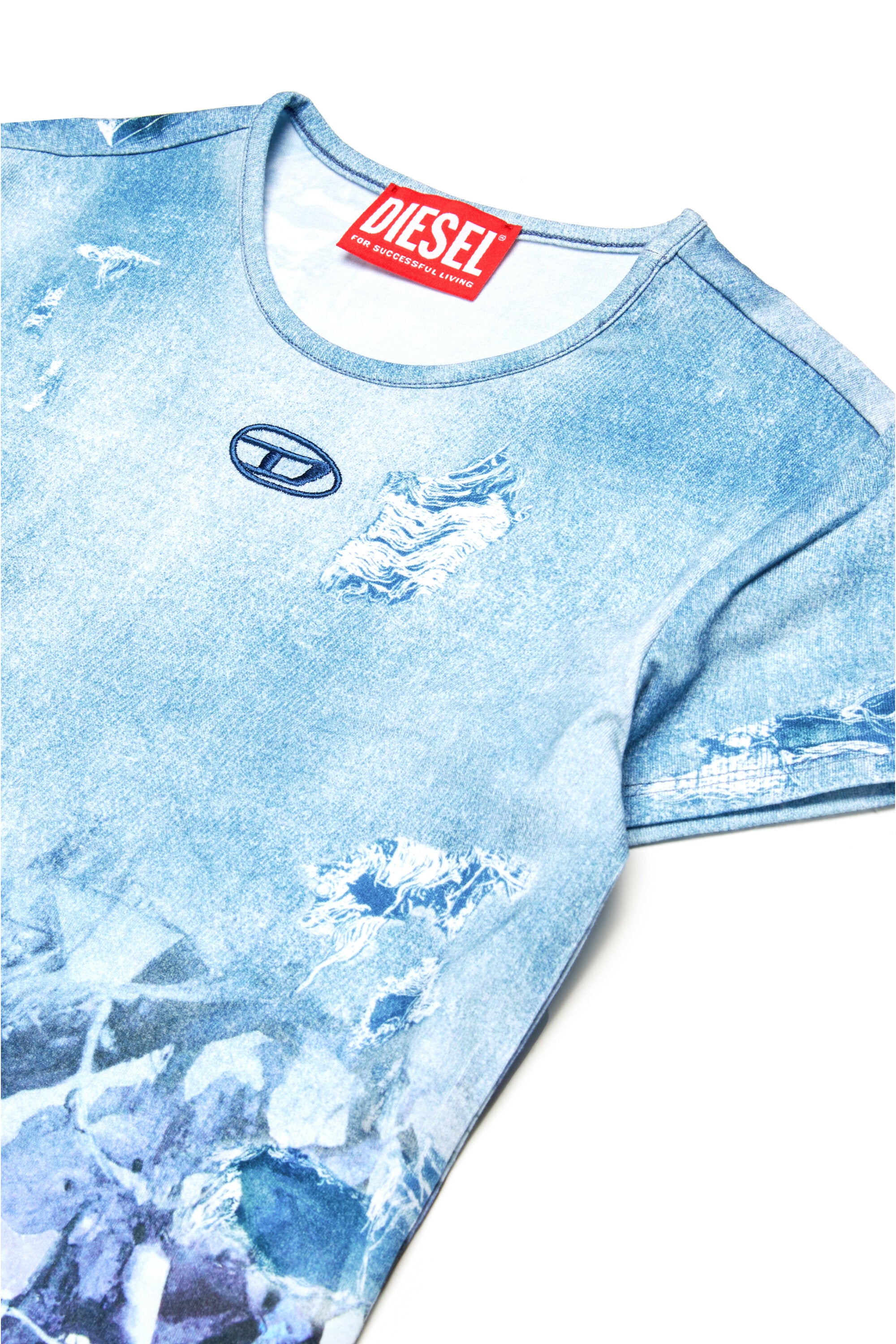 T-shirt with allover Camouflower graphics