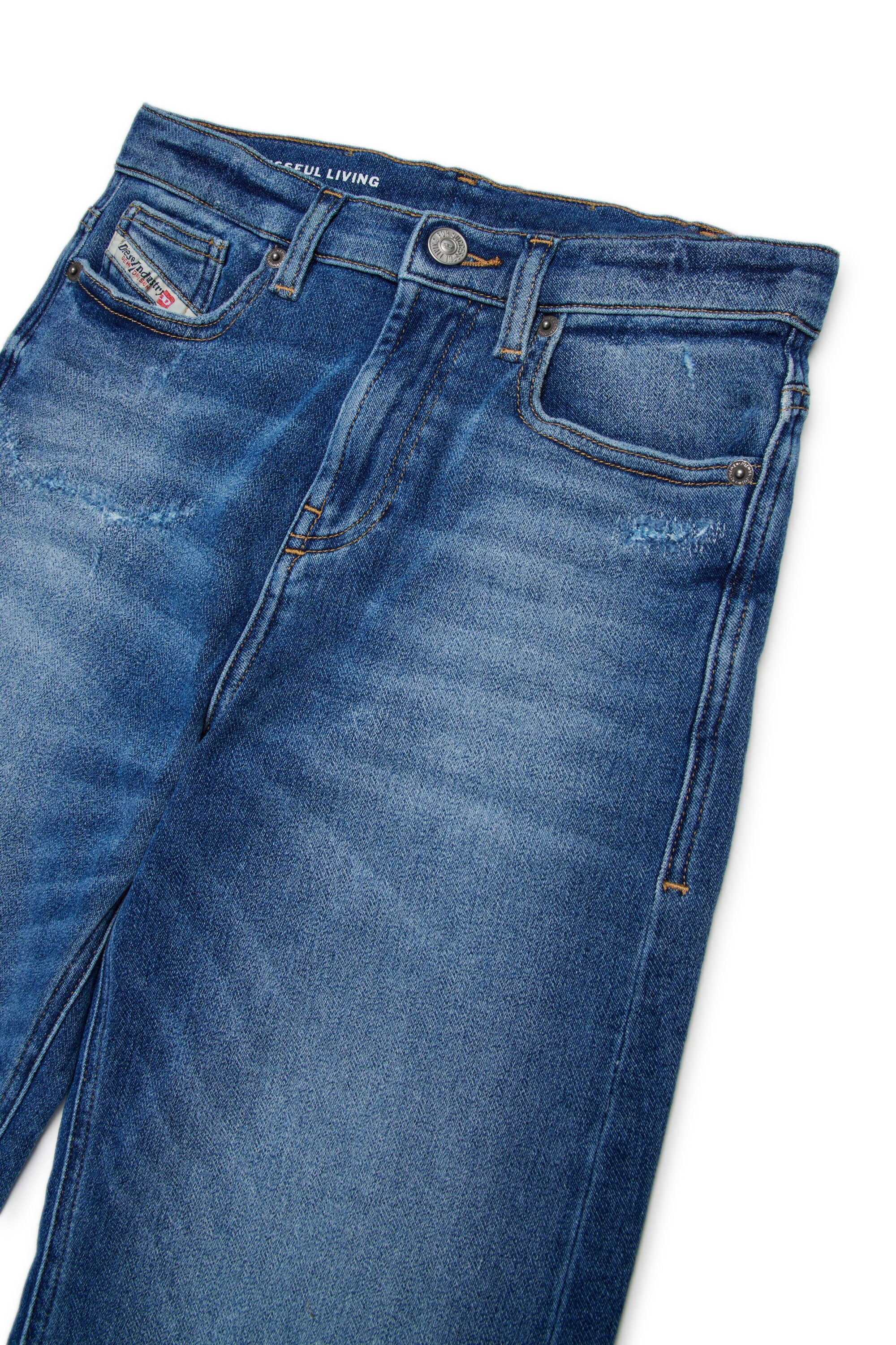 JoggJeans® relaxed azul medio con abrasiones - D-Argjx