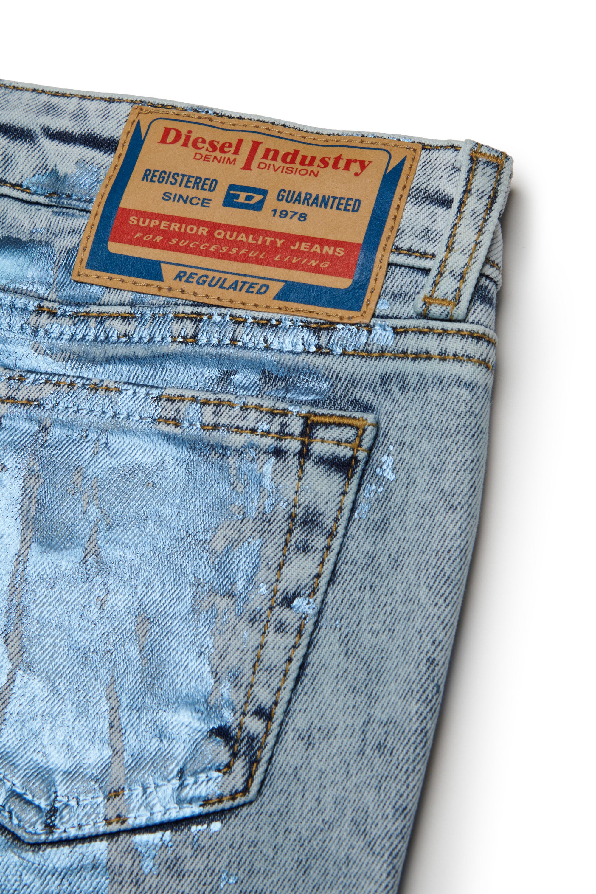 Vaqueros de corte bootcut con acabado mylar - D-Arry