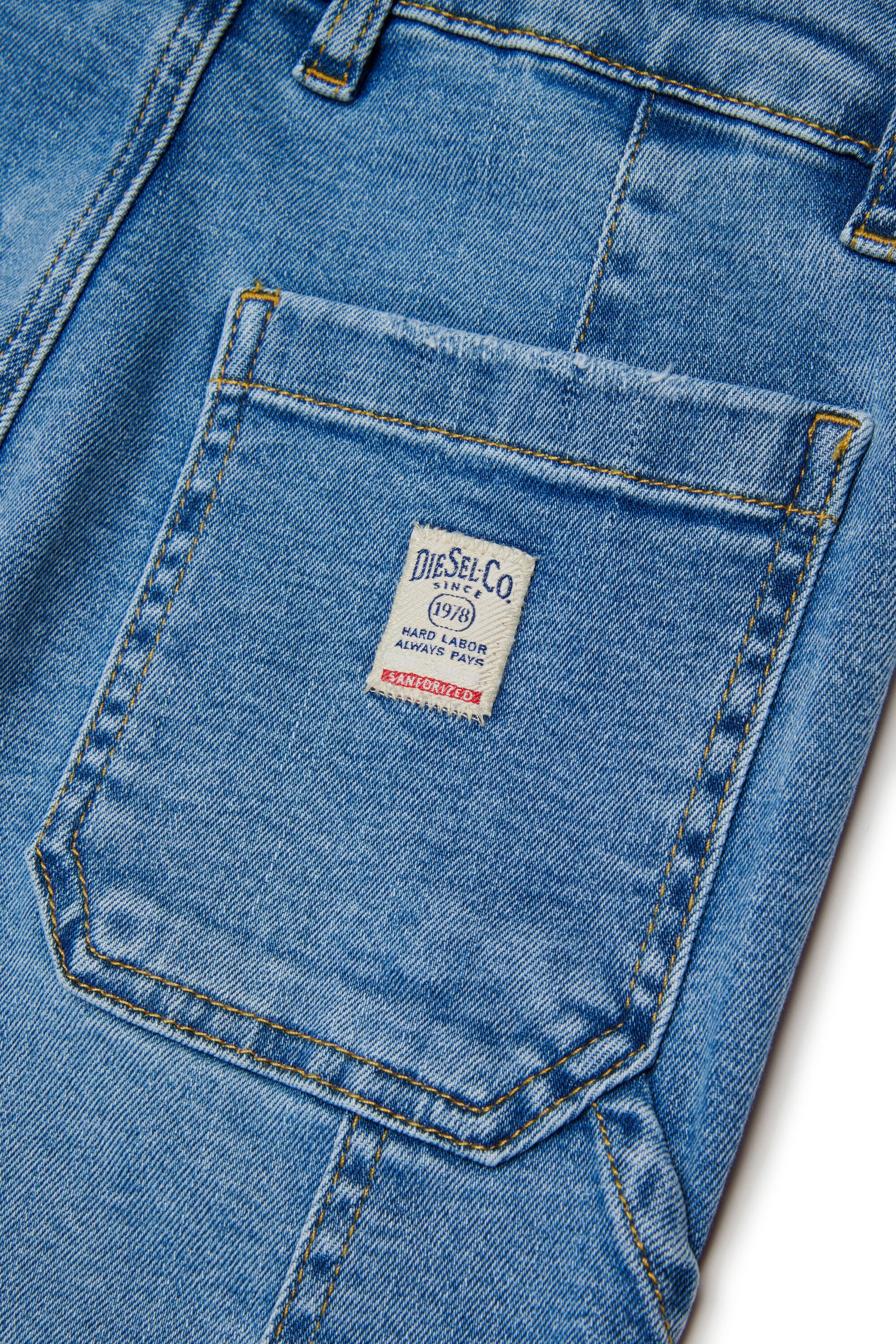 Relaxed fit jeans in light blue wash - D-Bart