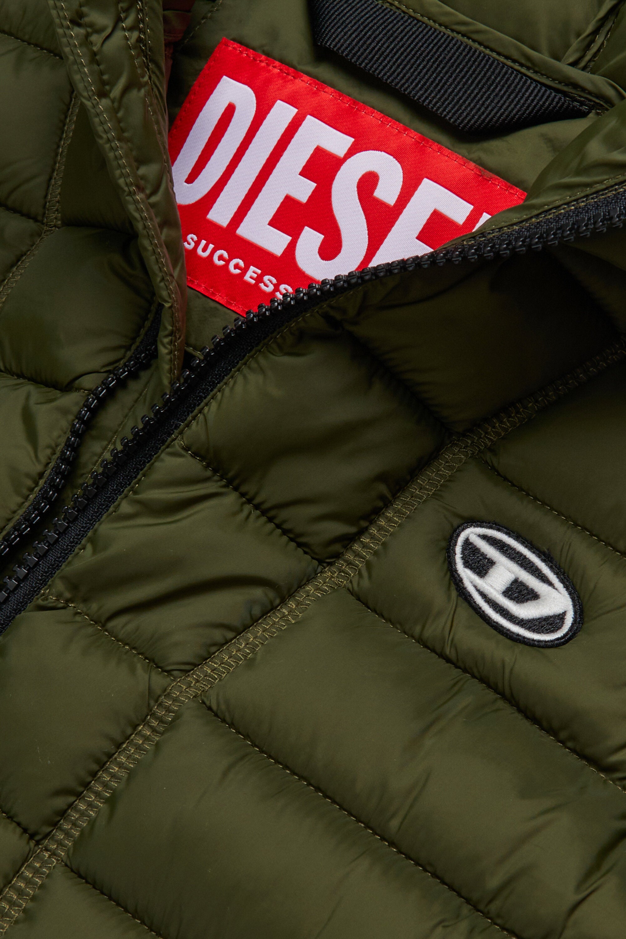 Lightweight hooded vest with logo Oval D