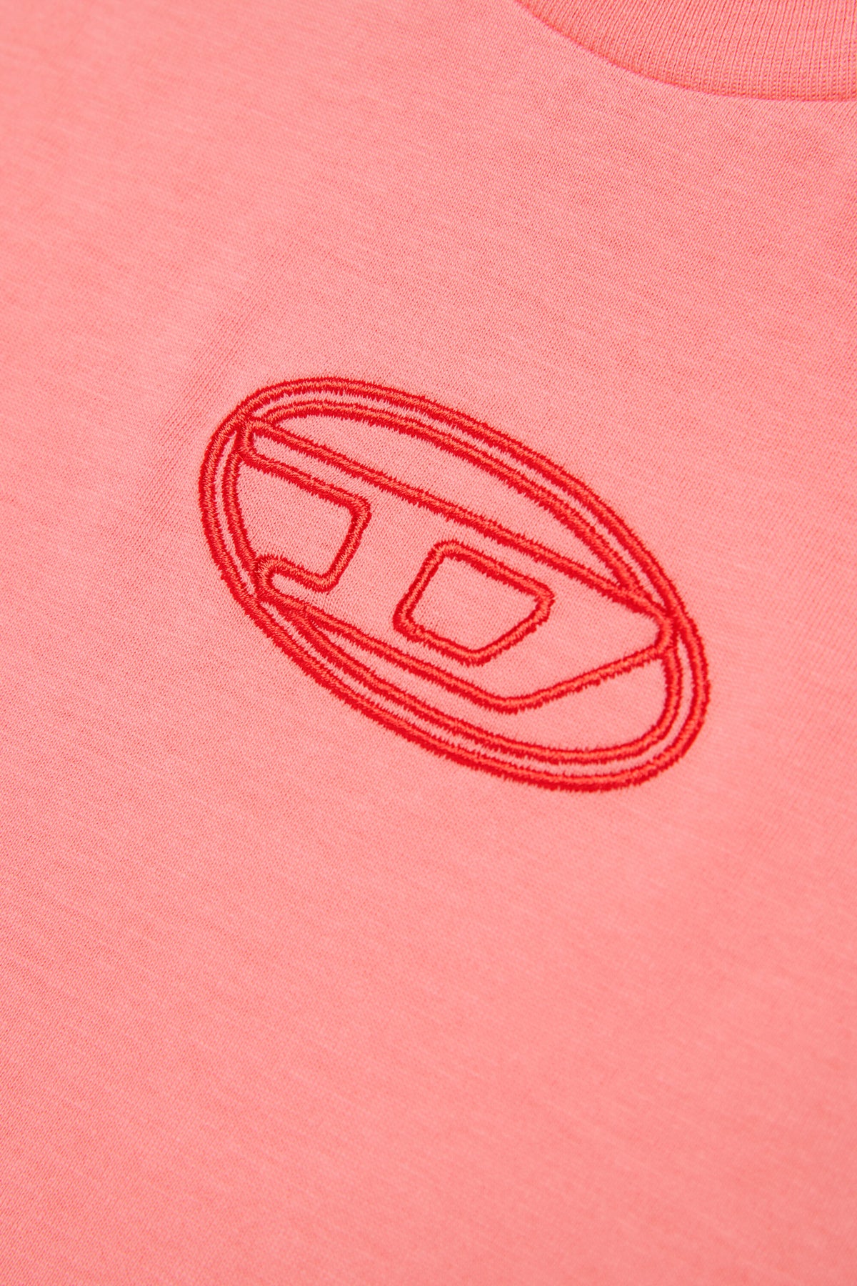 Camiseta boxy de punto con el logotipo de la Oval D