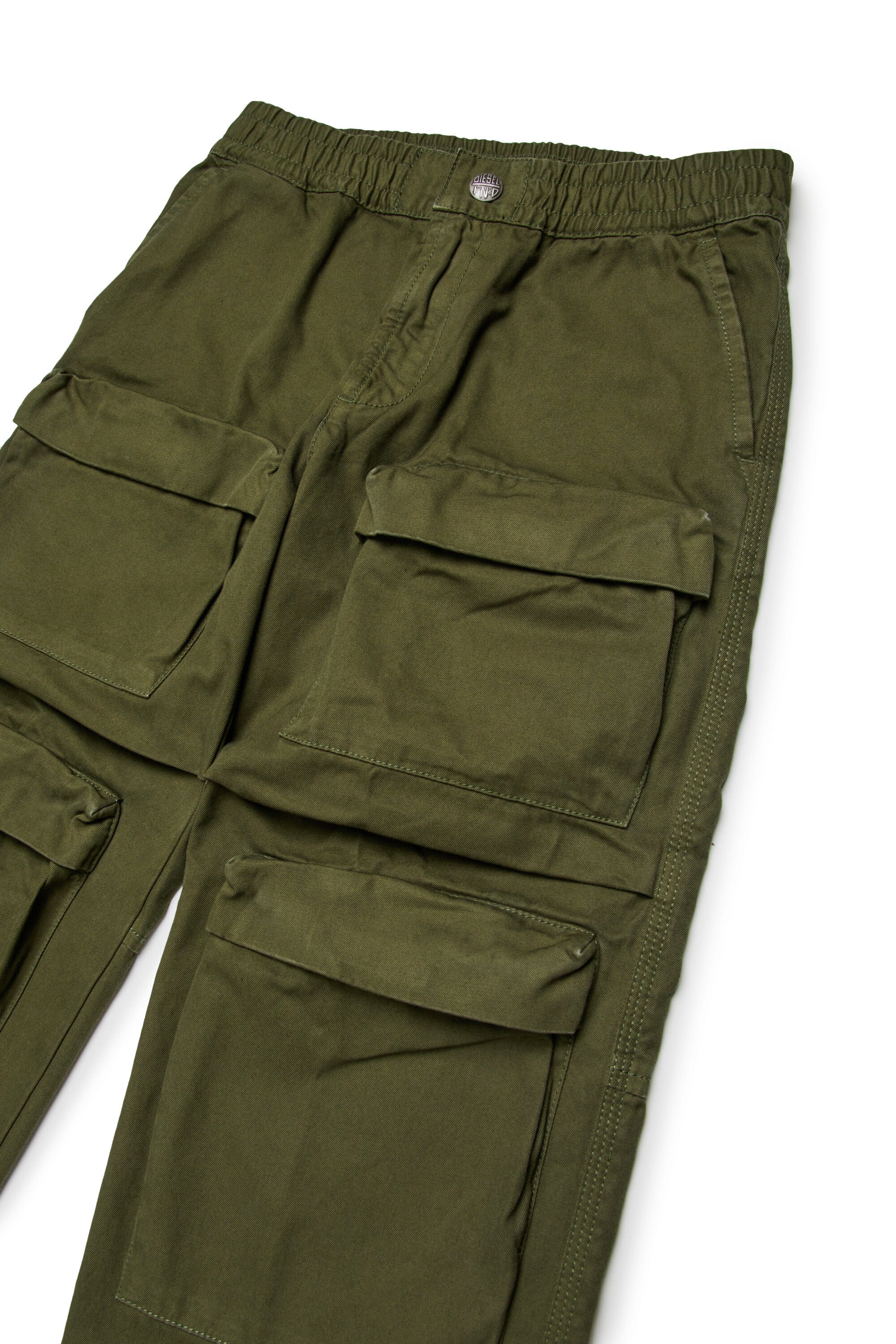 Pantalones cargo de gabardina
