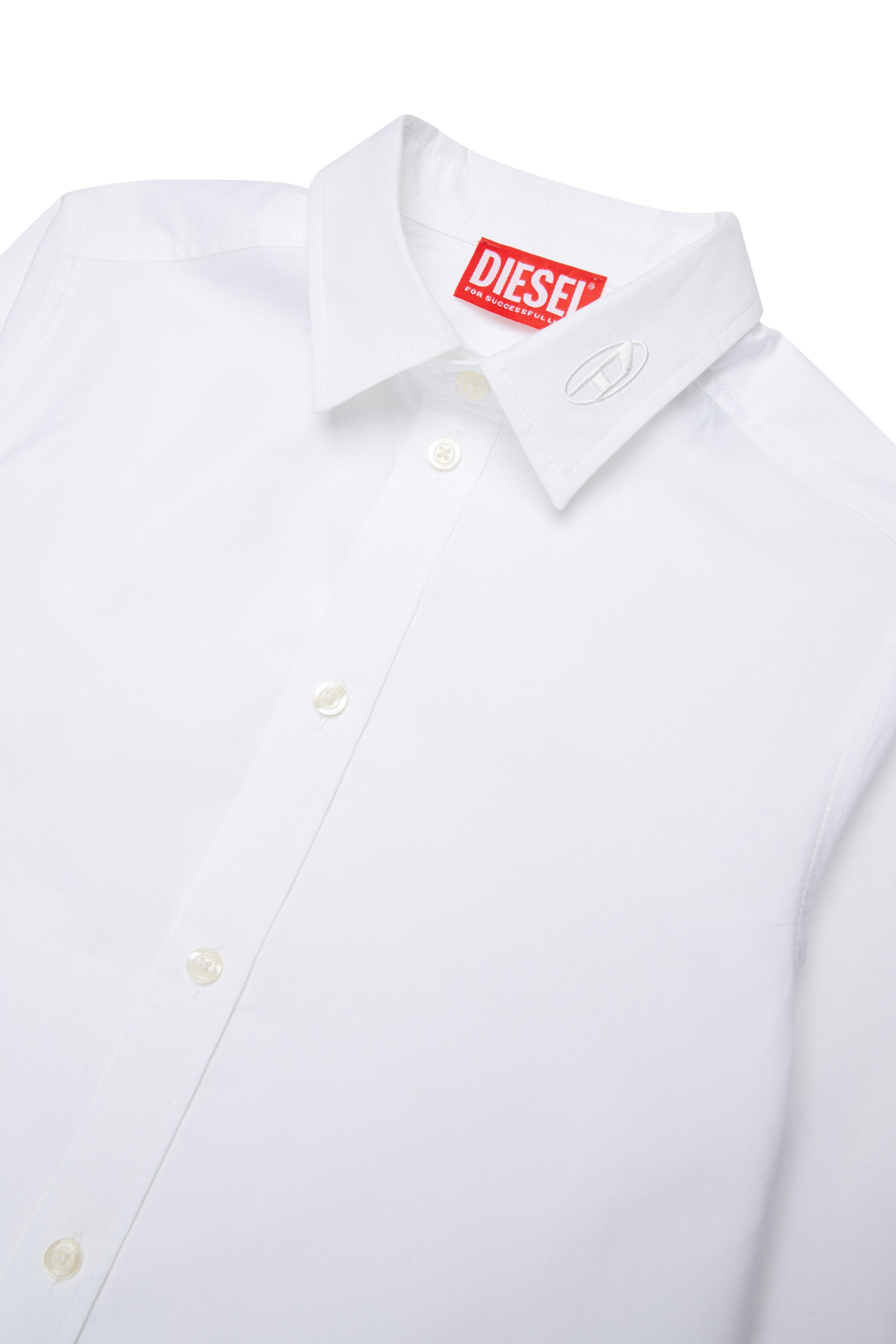 Camisa clásica de popelín con logotipo en el cuello