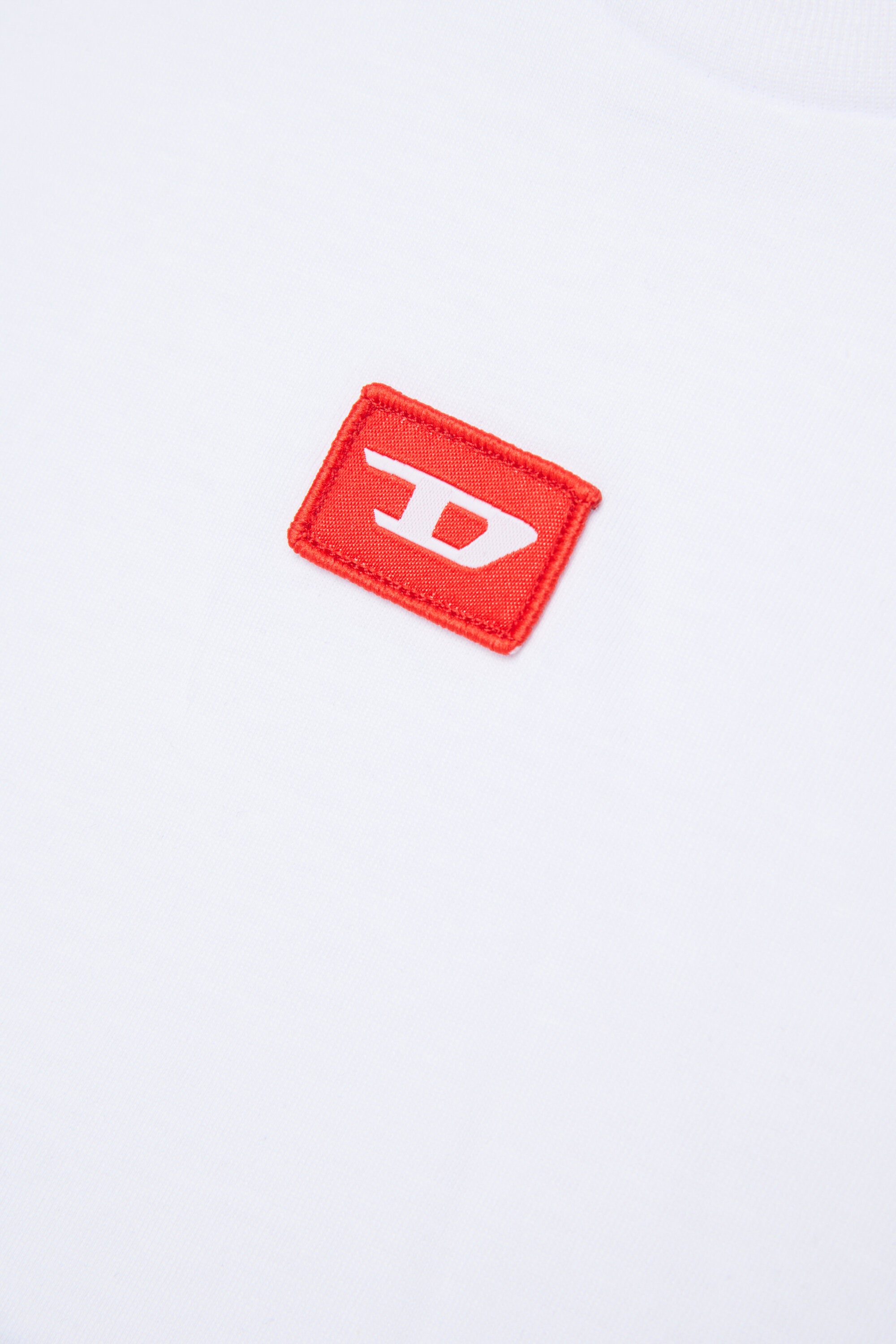 Camiseta de jersey con parche D rojo