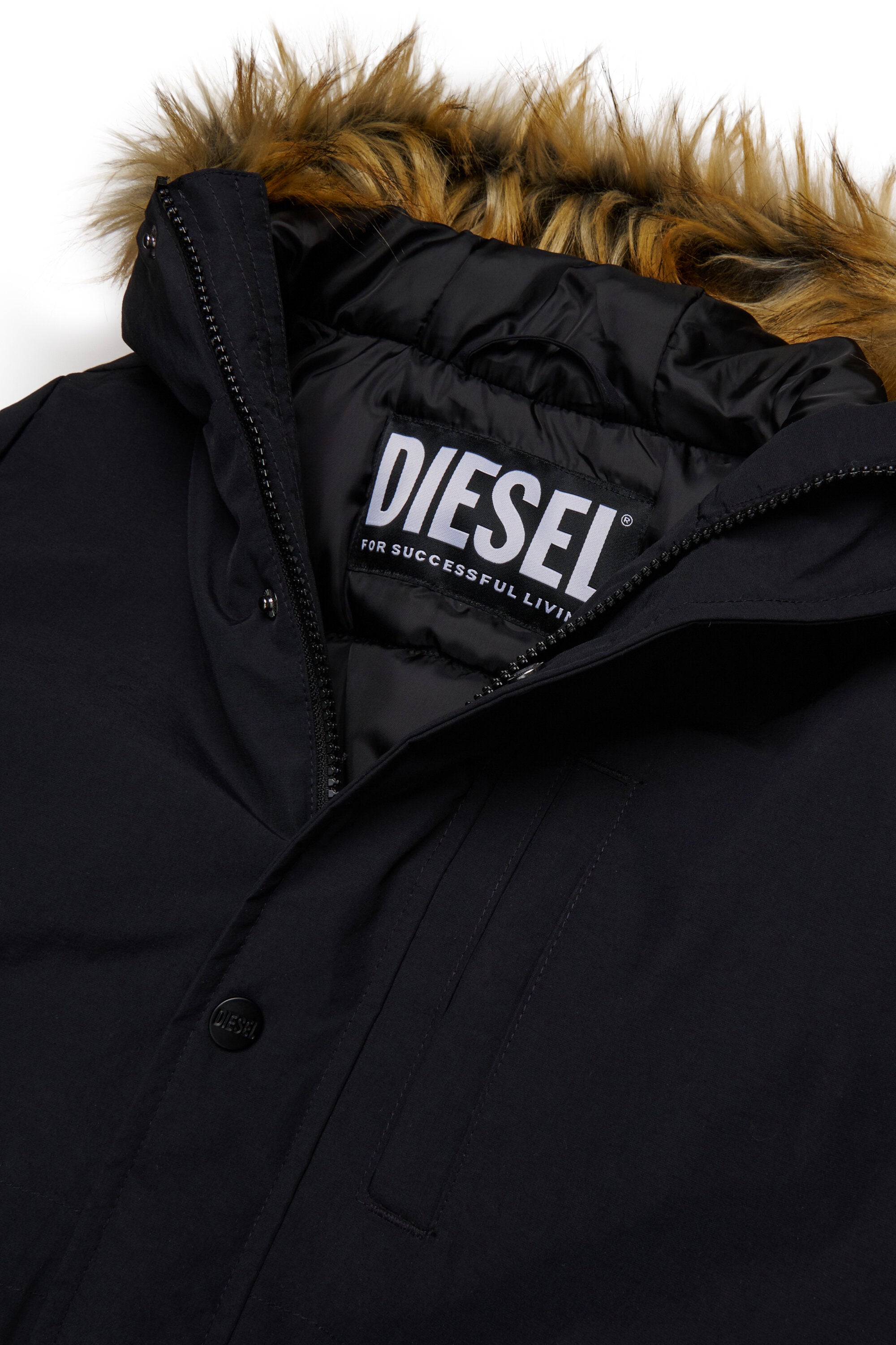 Chaqueta acolchada con capucha de piel sintética