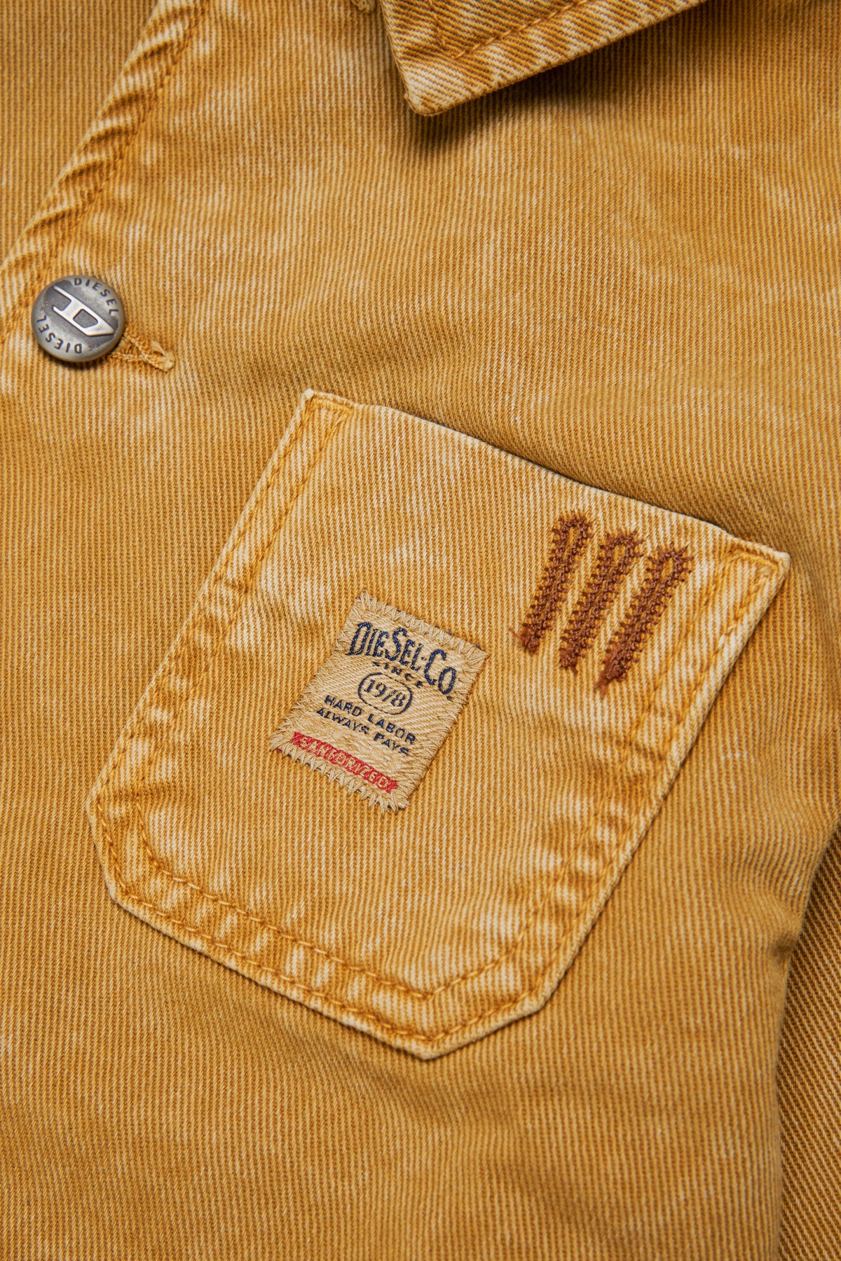 Chaqueta vaquera con logo estampado