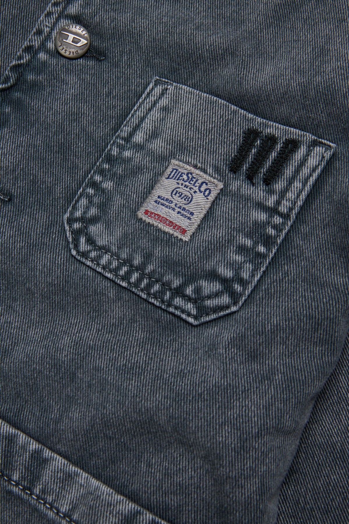 Chaqueta vaquera con logo estampado