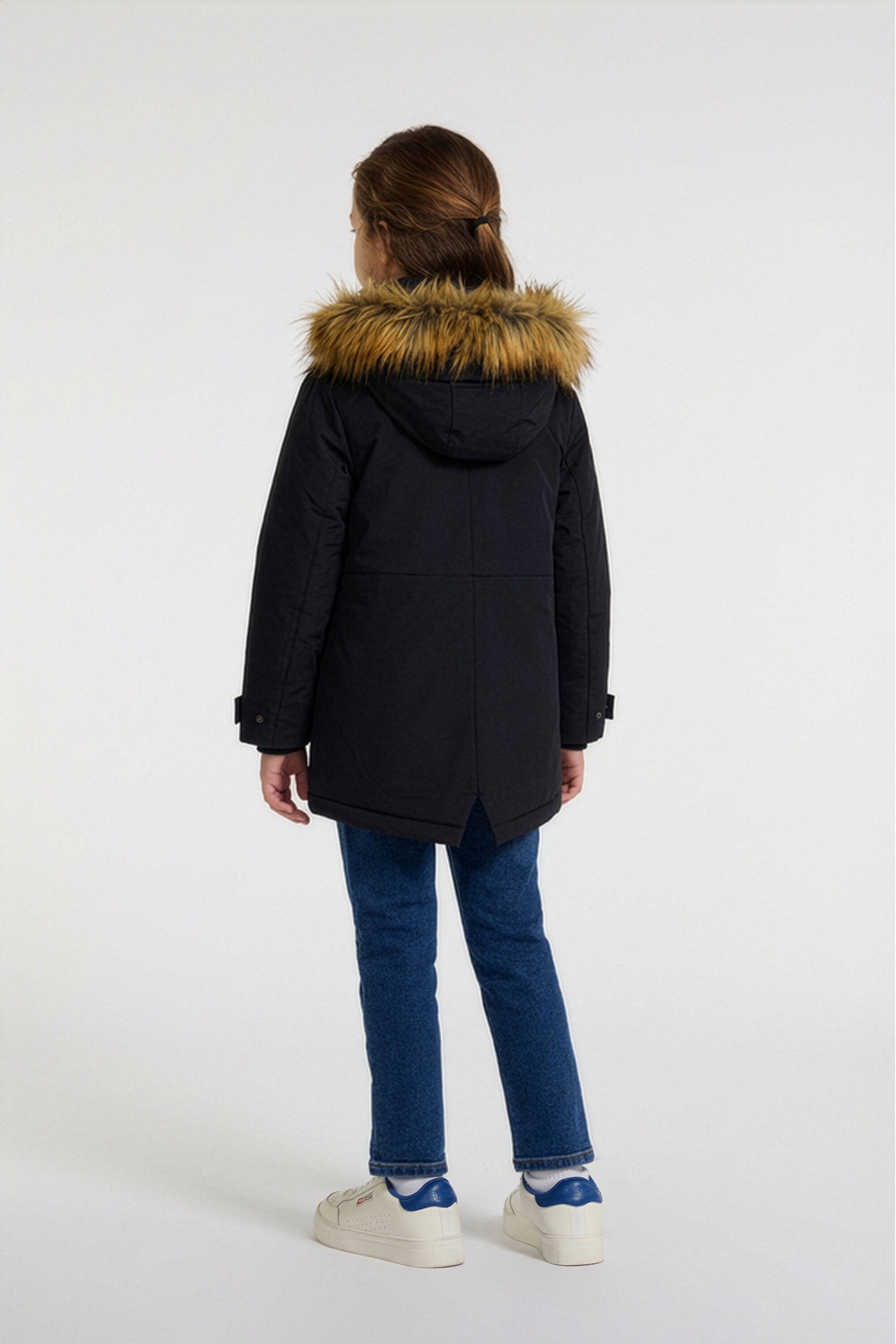 Chaqueta acolchada con capucha de piel sintética y bolsillos