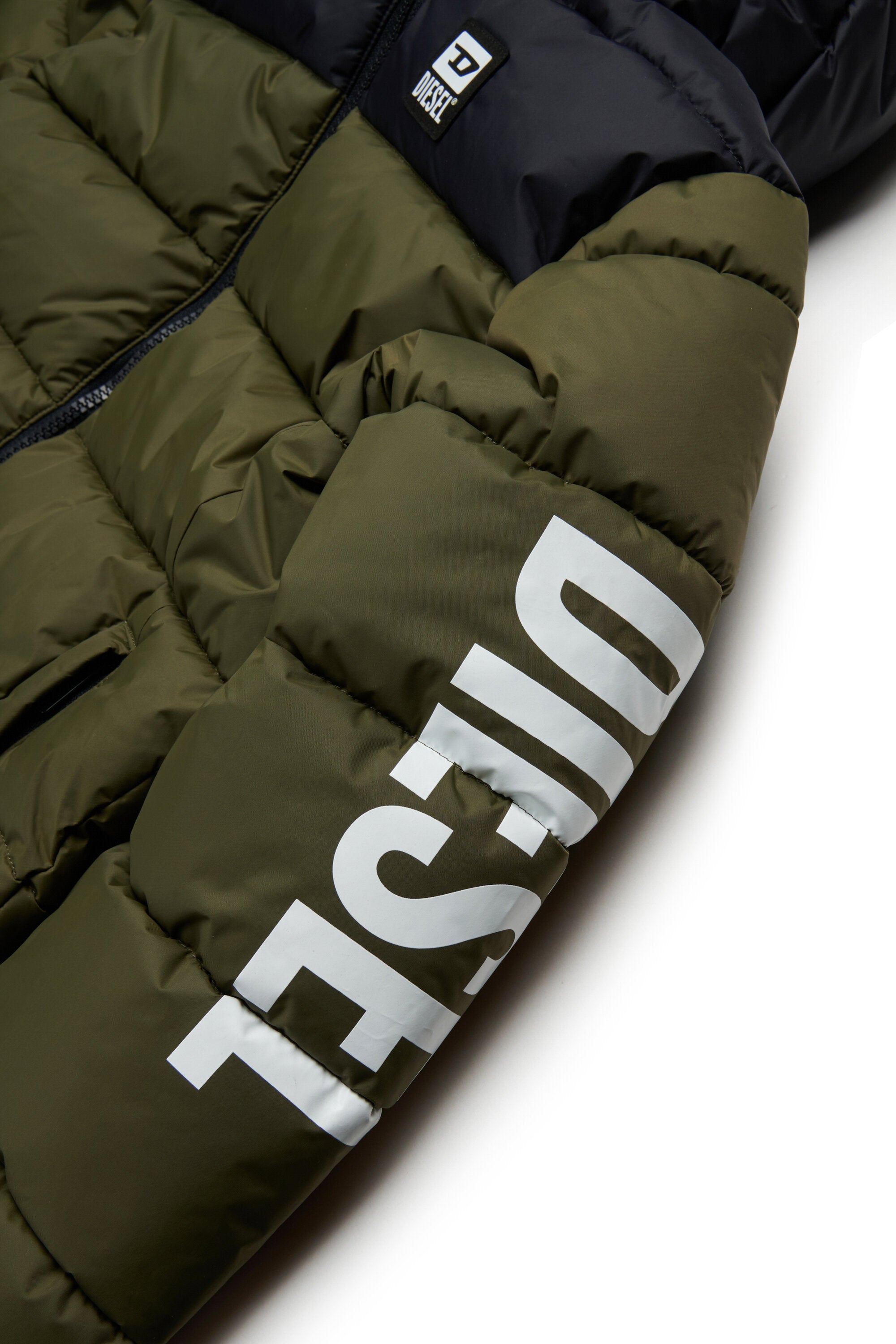 Chaqueta acolchada con logotipo