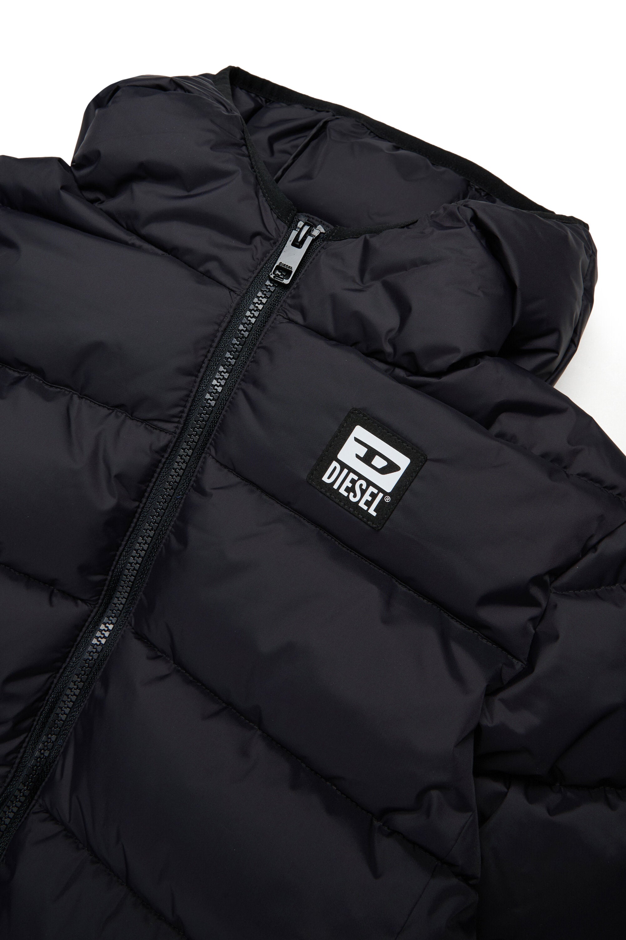 Chaqueta acolchada con logotipo