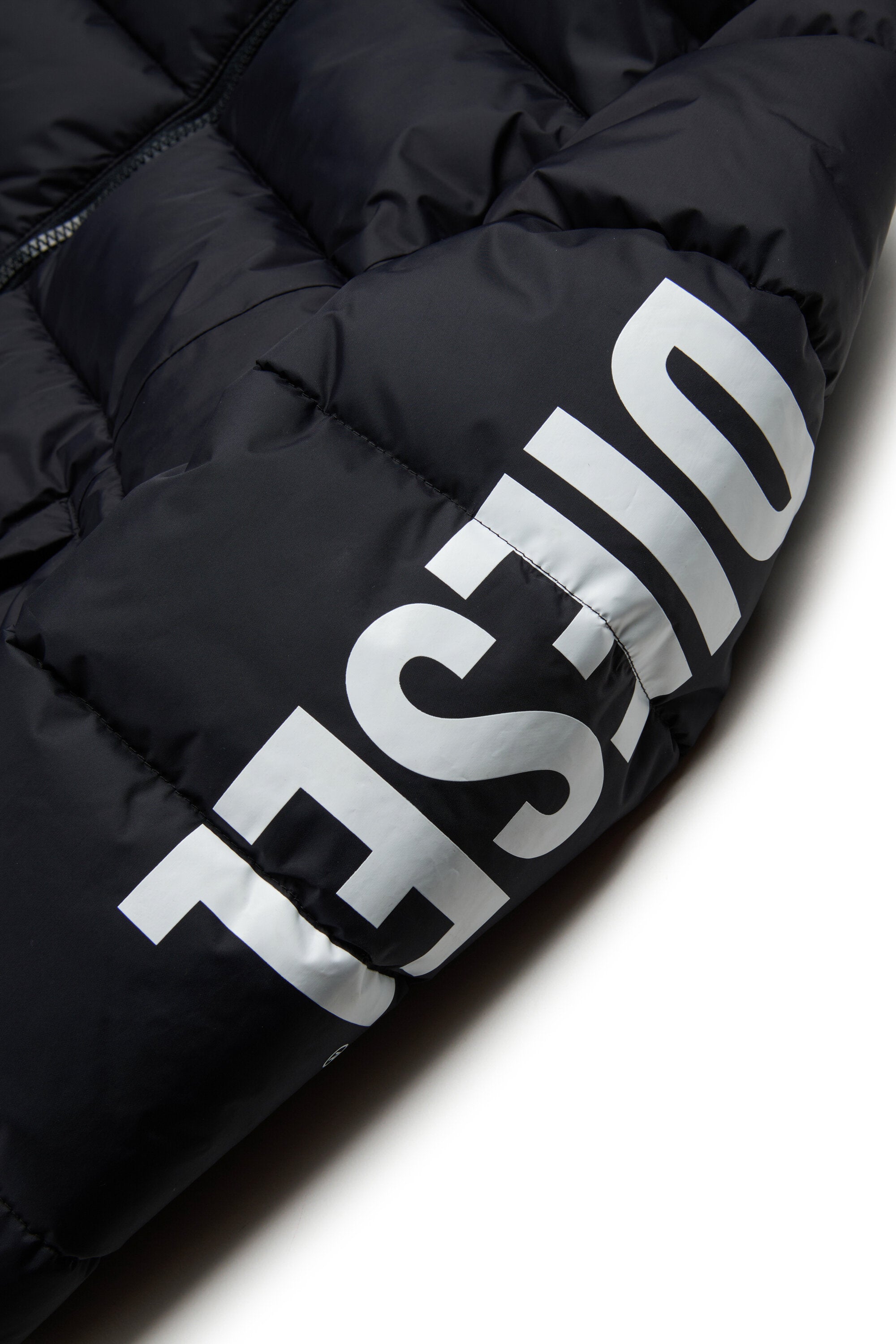 Chaqueta acolchada con logotipo