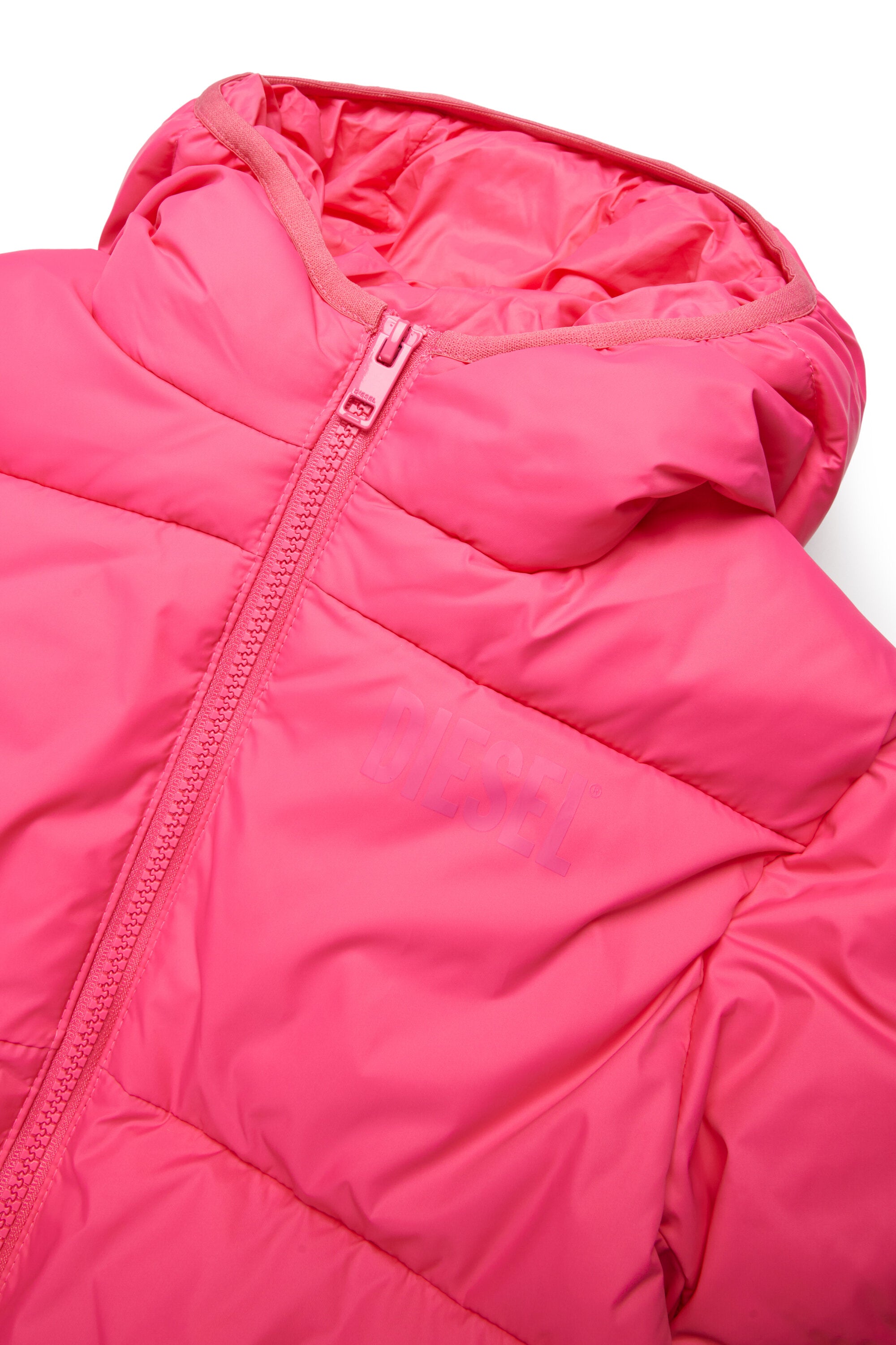 Chaqueta acolchada con logotipo