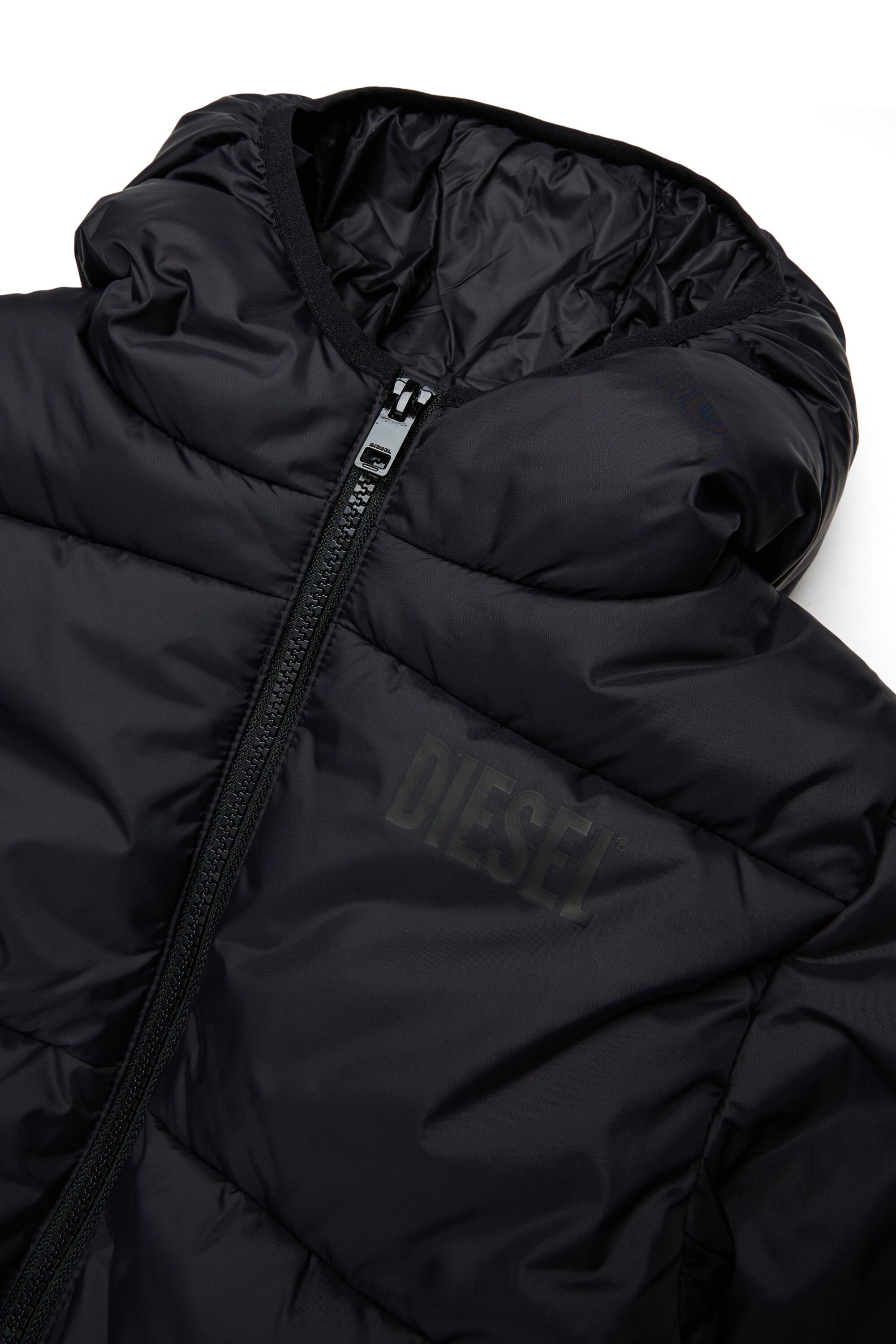 Chaqueta acolchada con logotipo