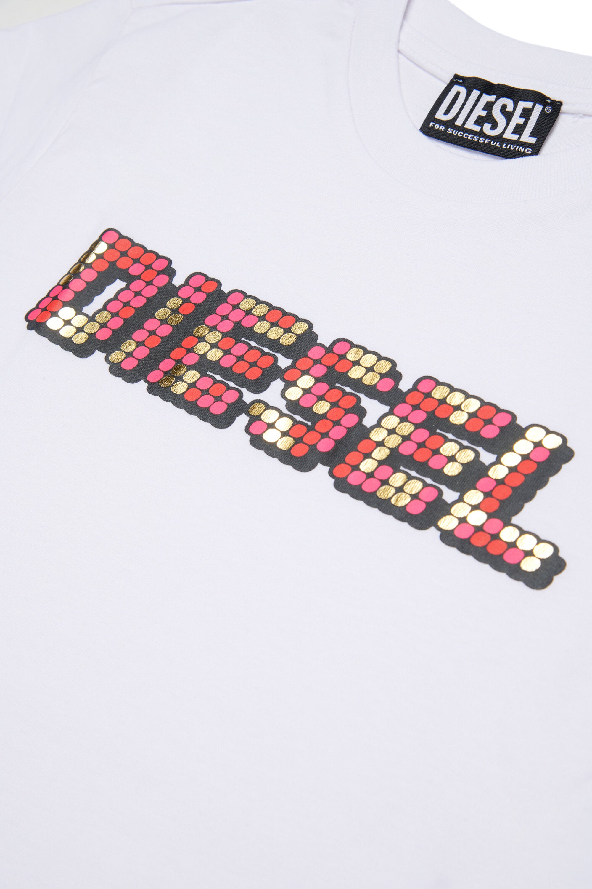 Camiseta con logotipo multicolor