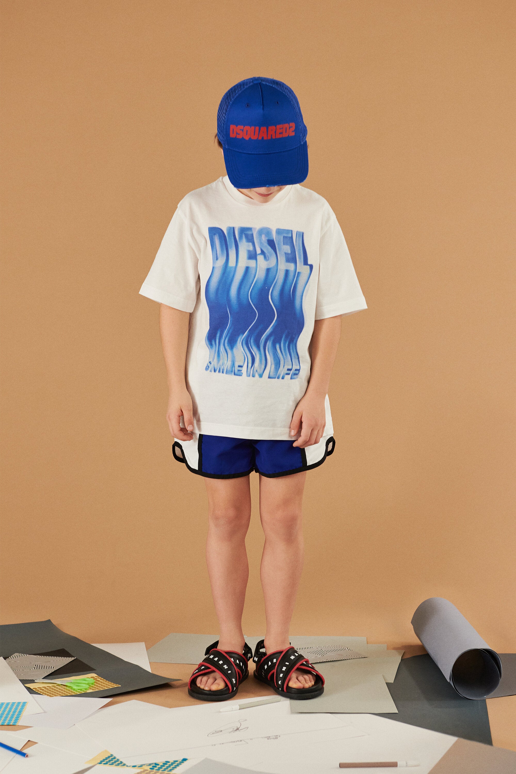 T-shirt with wavy logo