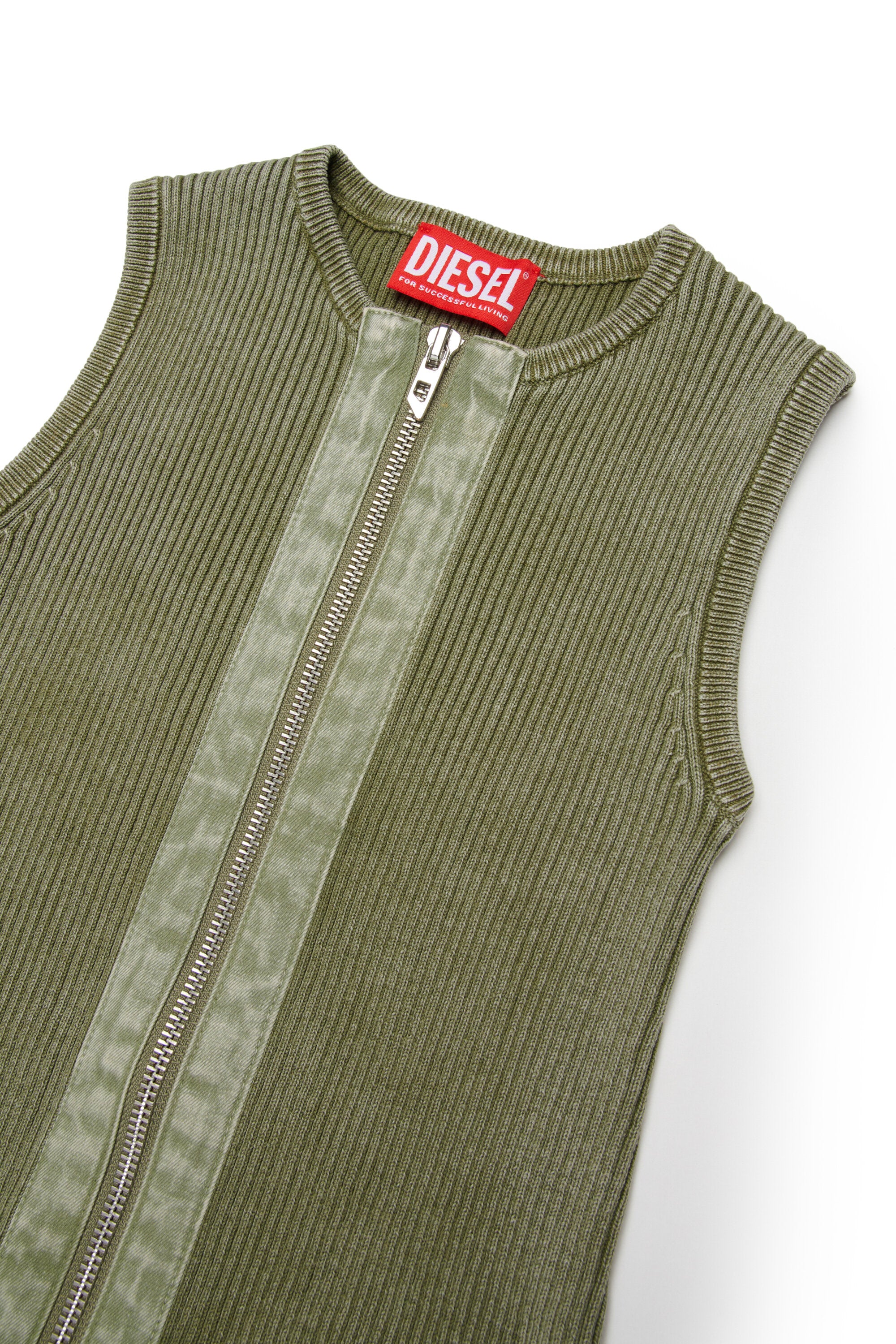 Vestido sin mangas con bolsillos aplicados