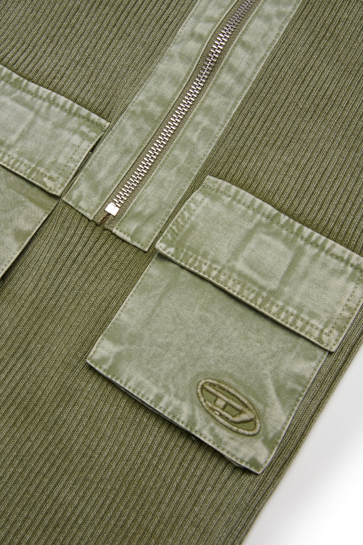 Sleeveless dress with patch pockets