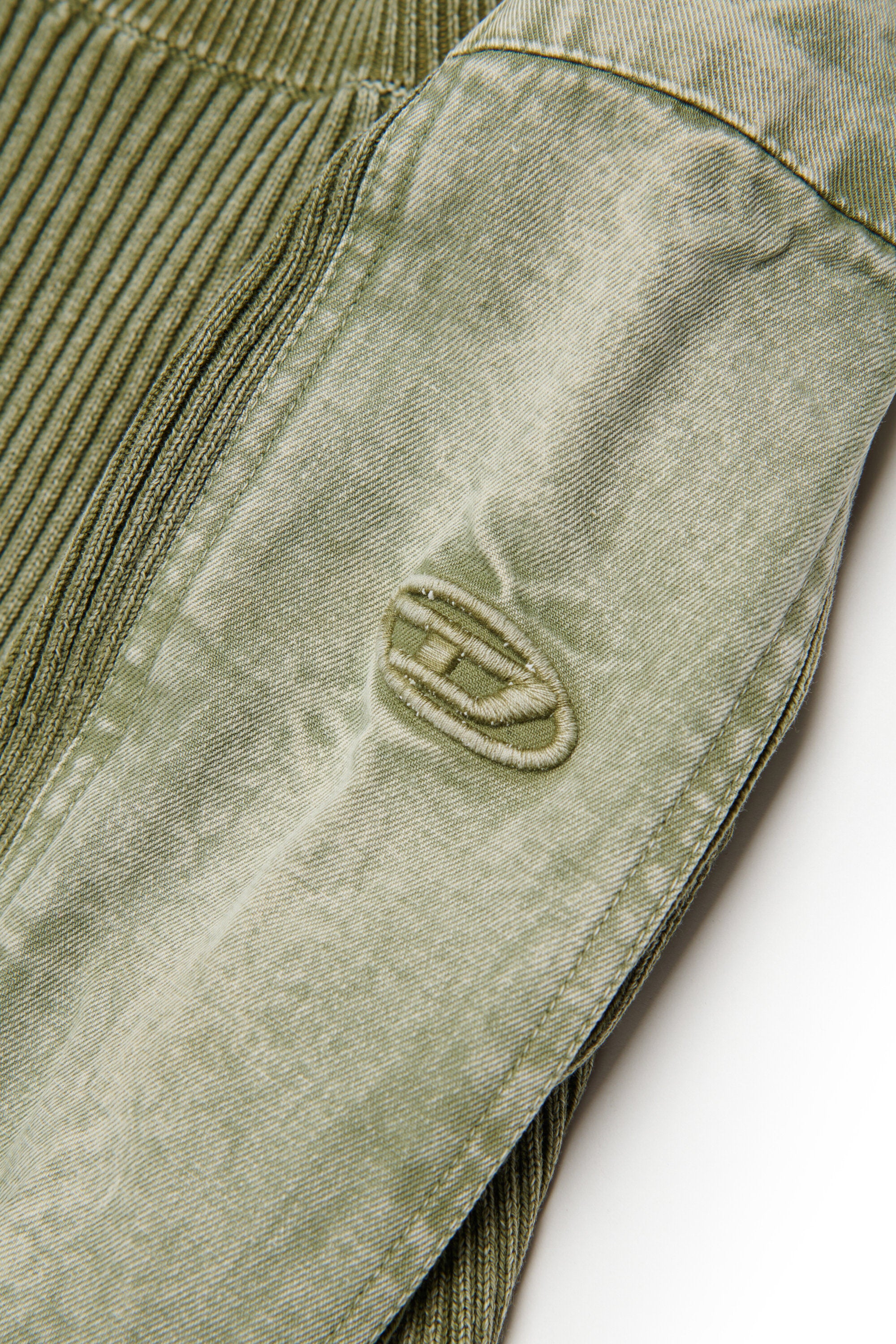 Ribbed crewneck pullover with logo