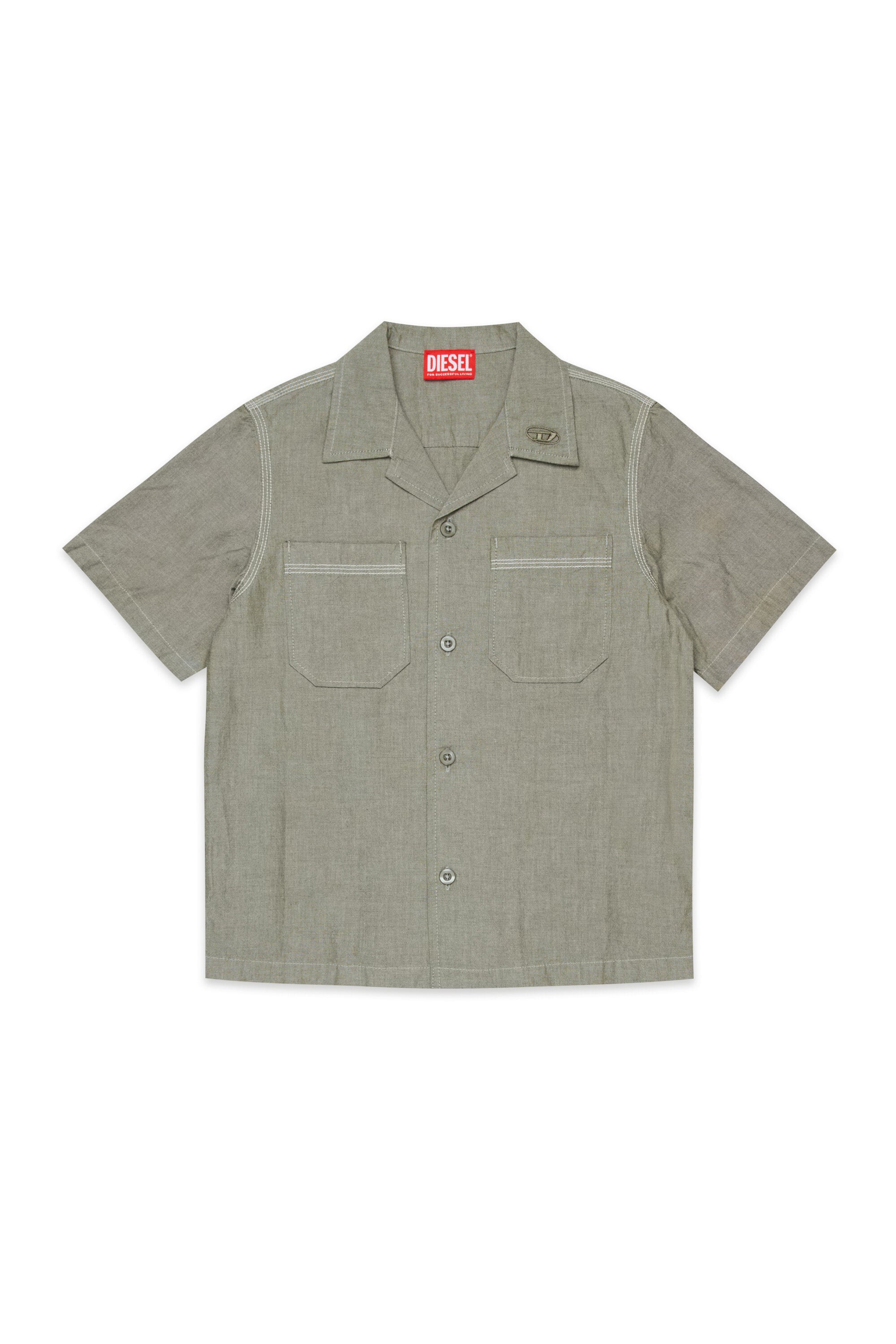 Short-sleeved shirt with logo