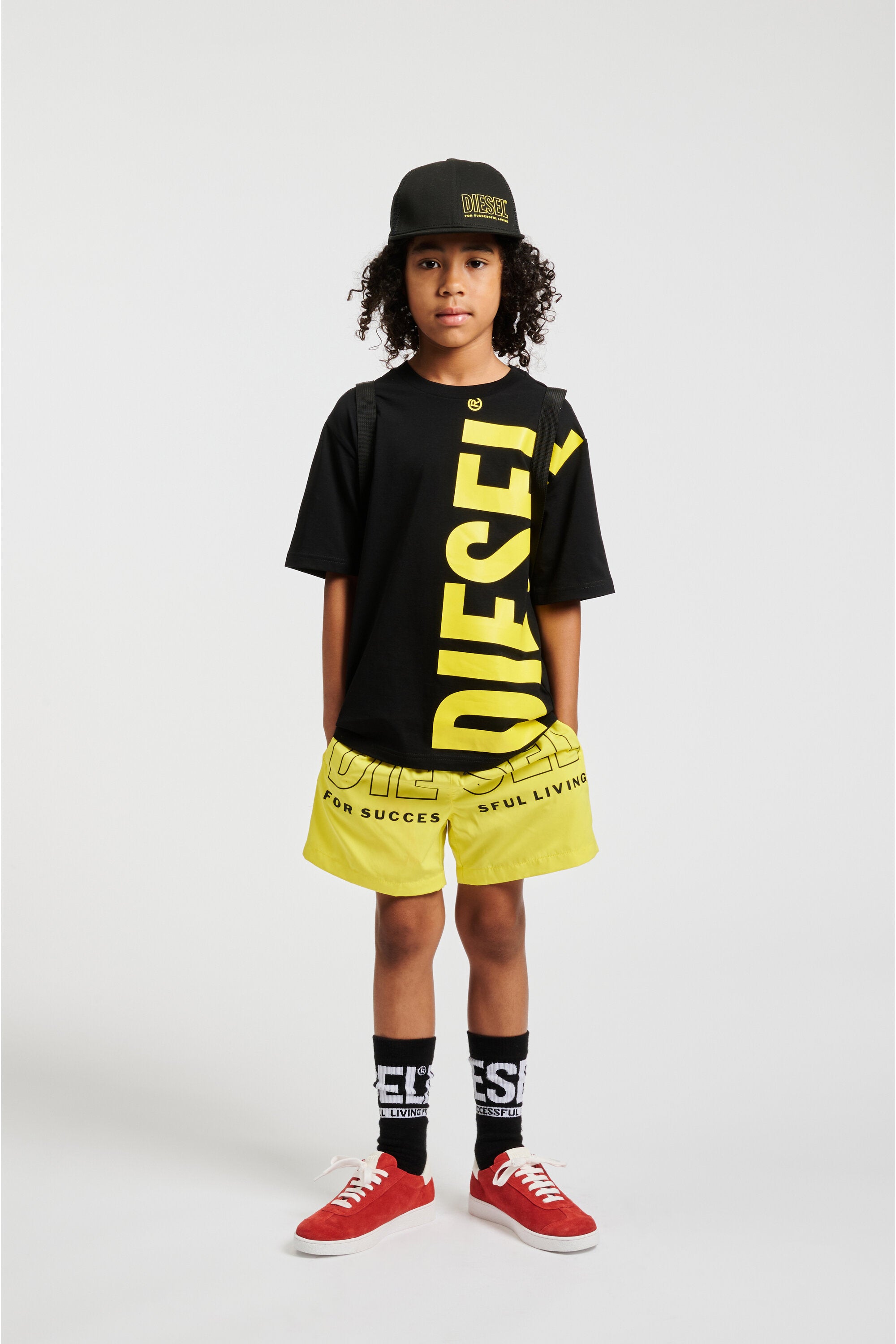 T-shirt with vertical logo