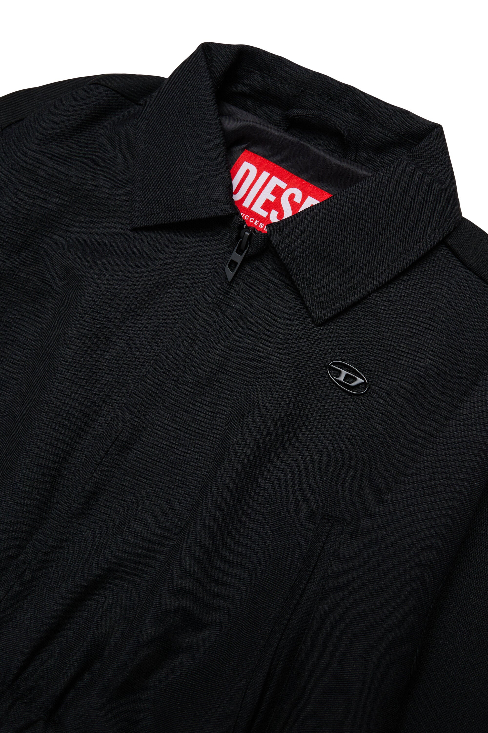 Chaqueta corta con logo estampado