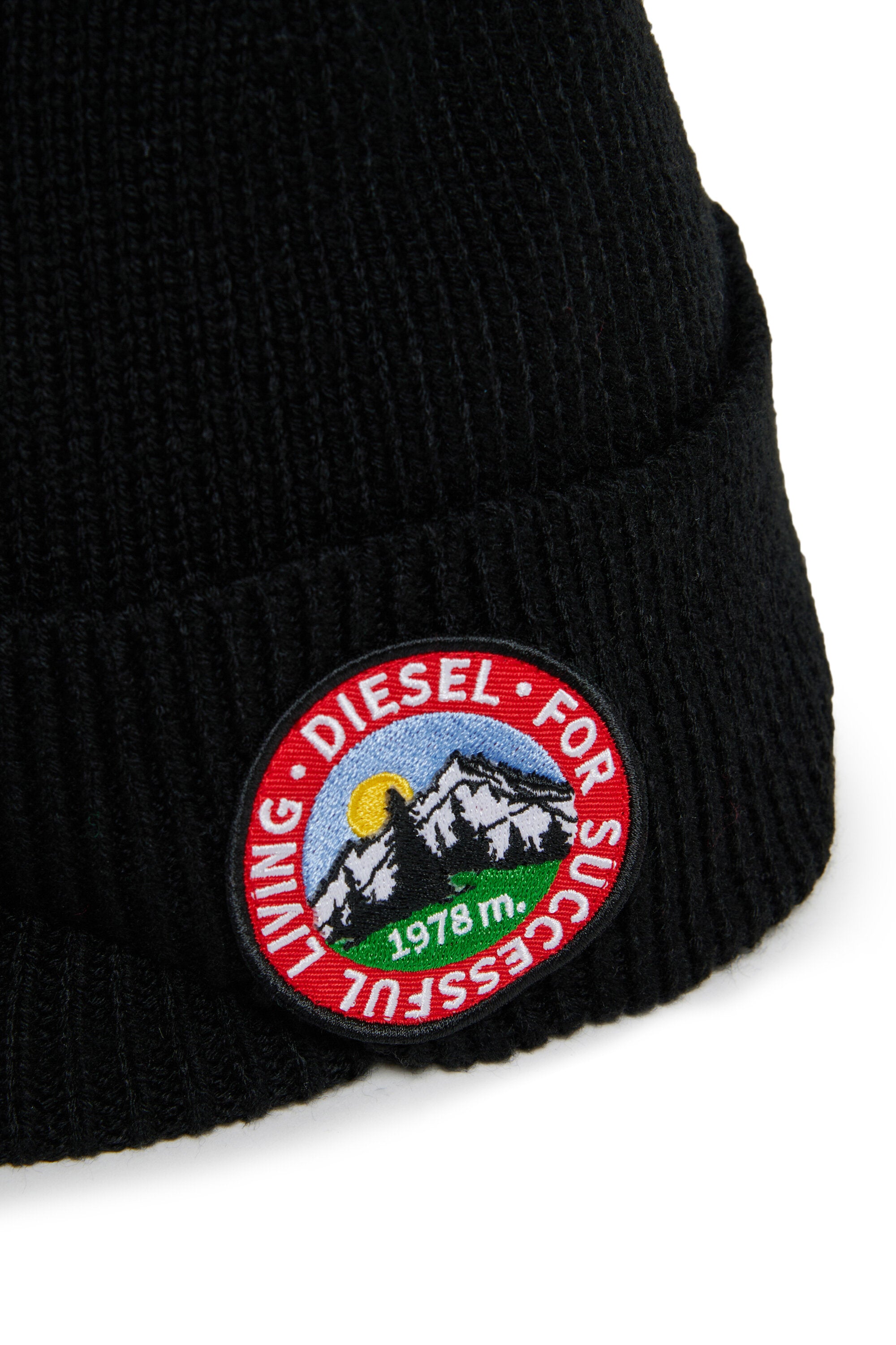 Gorra con visera y logo