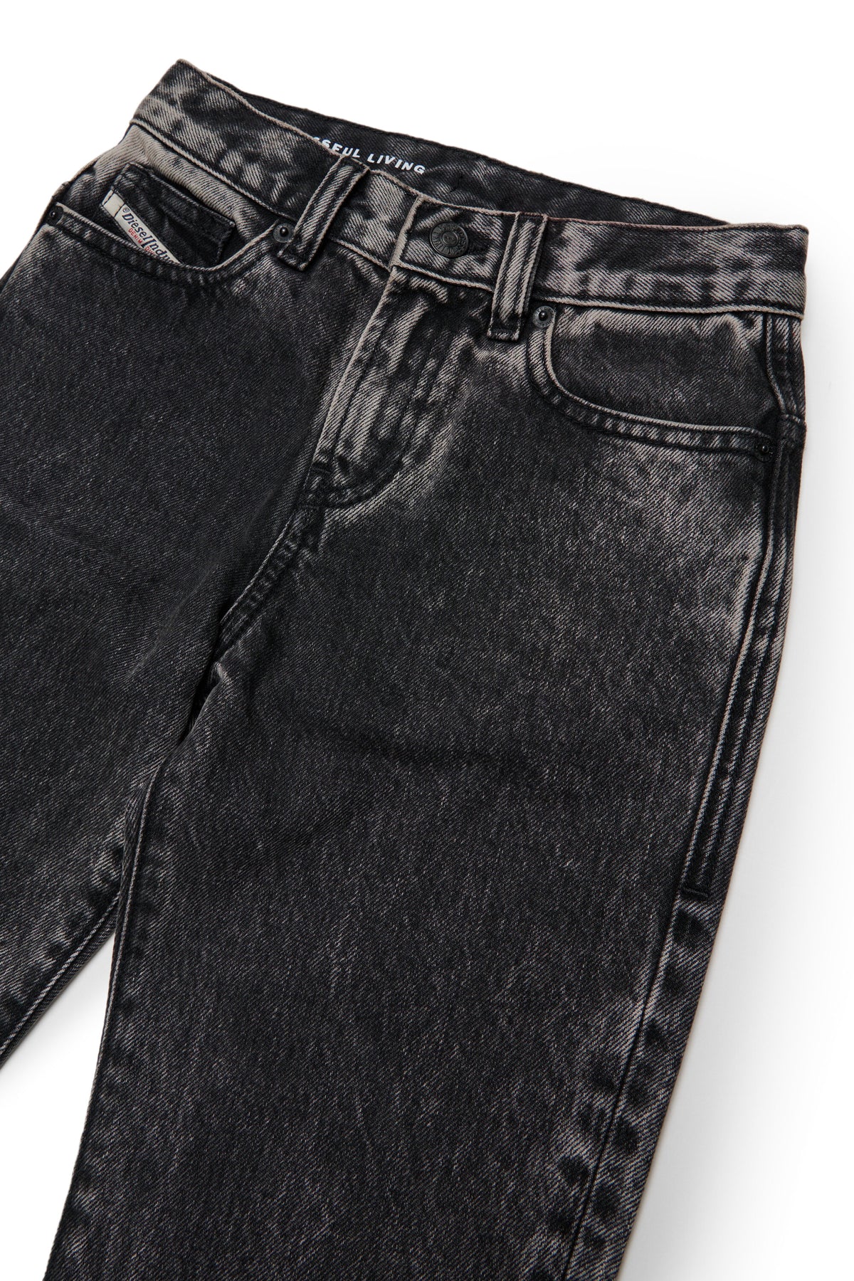 Jeans corte regular en lavado negro - 2020 D-Viker