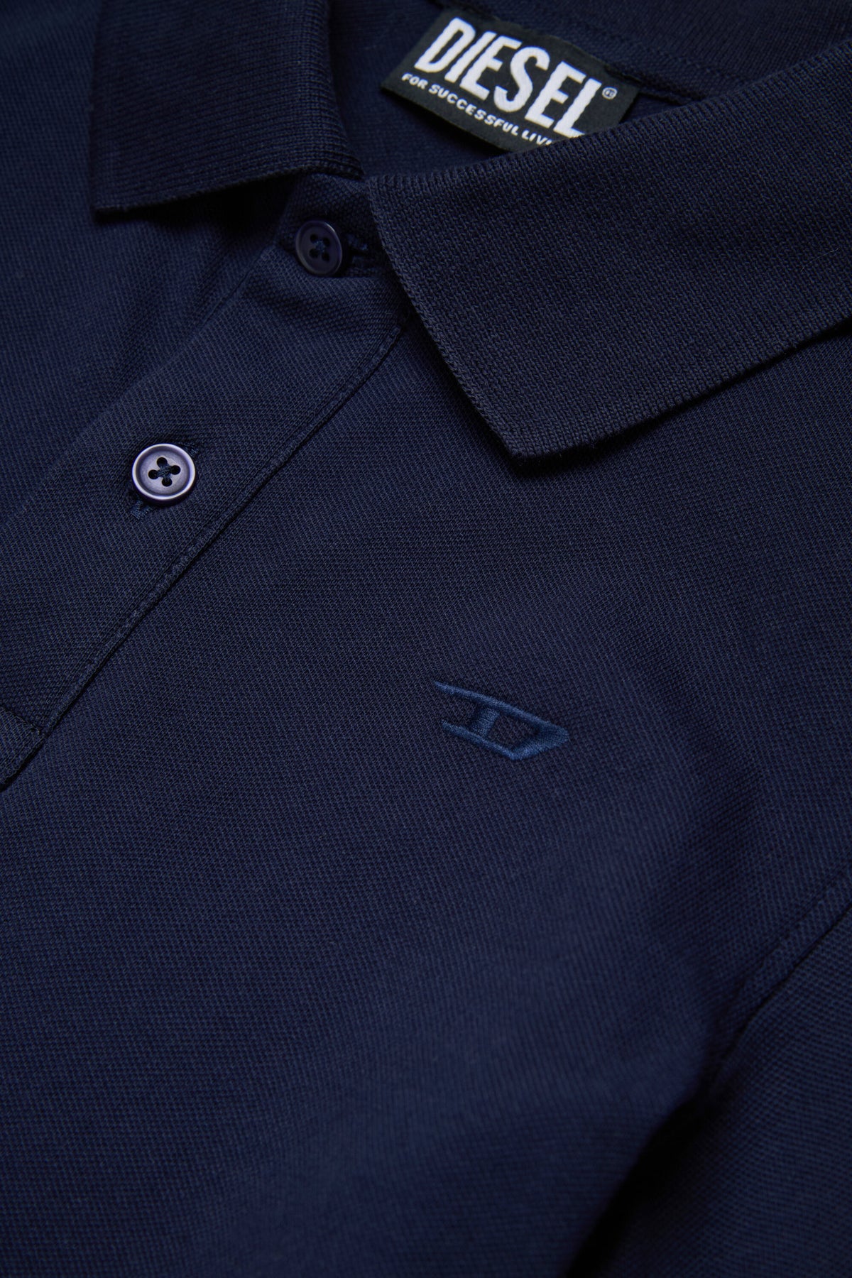 Polo con logo