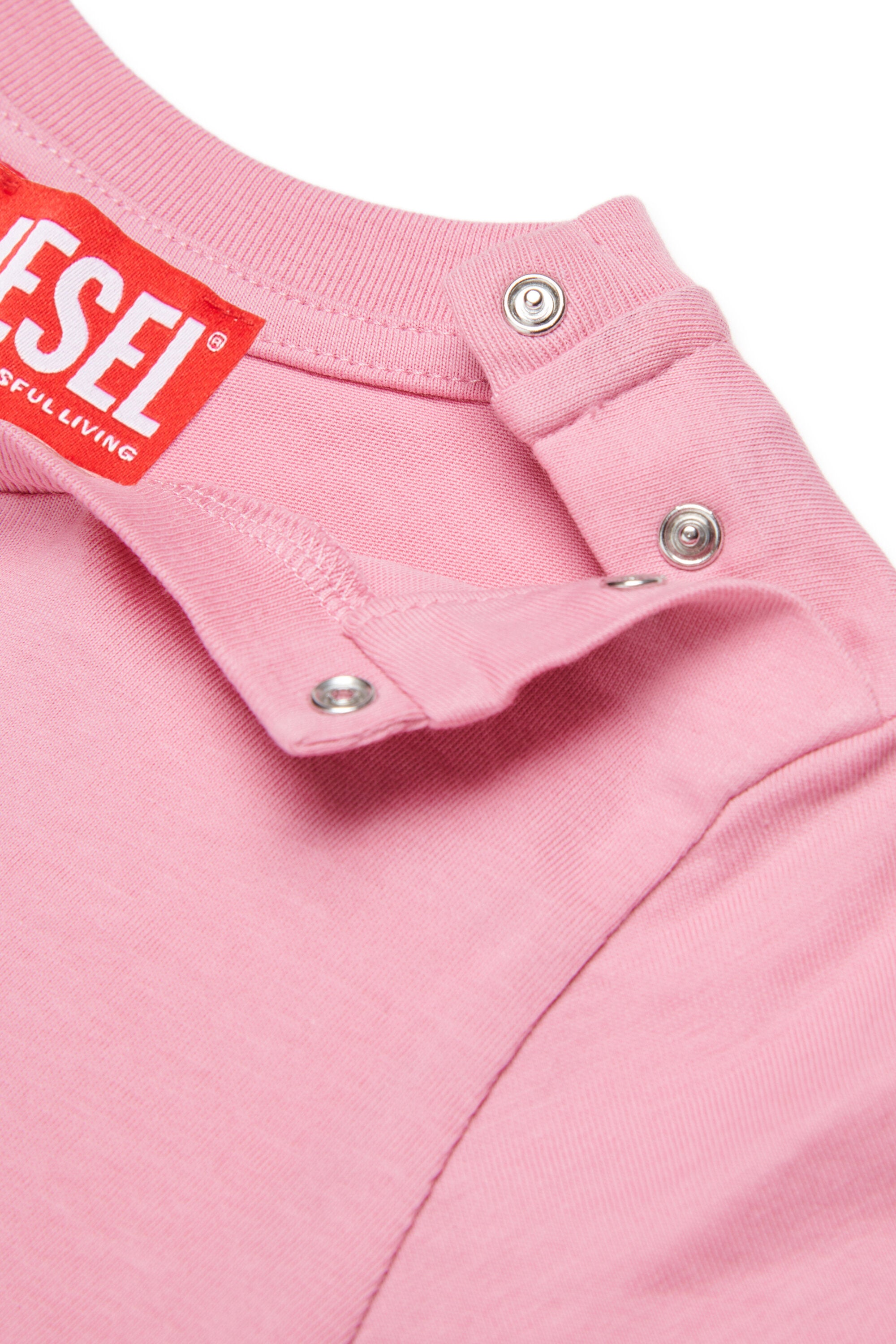 Camiseta con logo