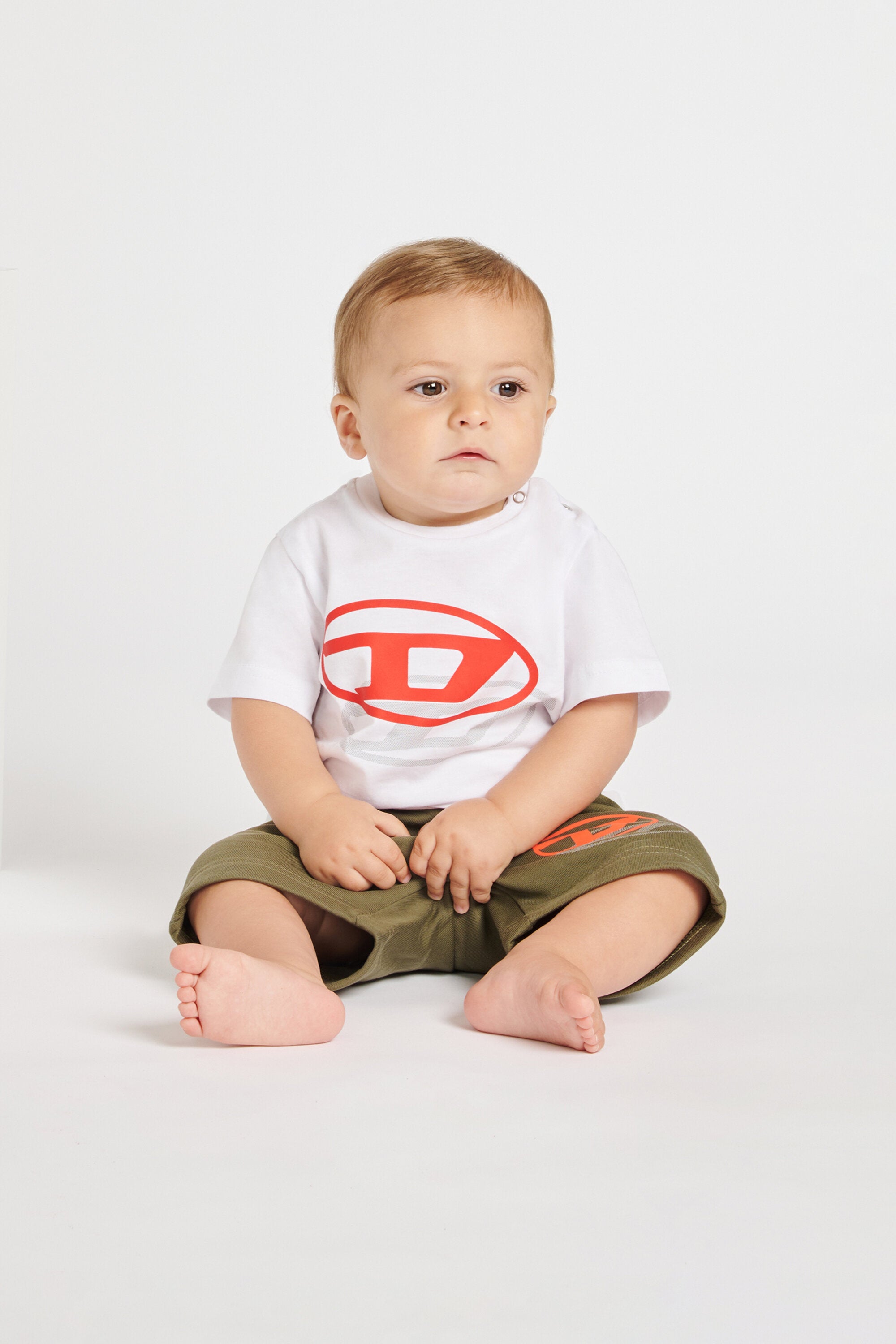 Camiseta con logotipo Oval D dinámico