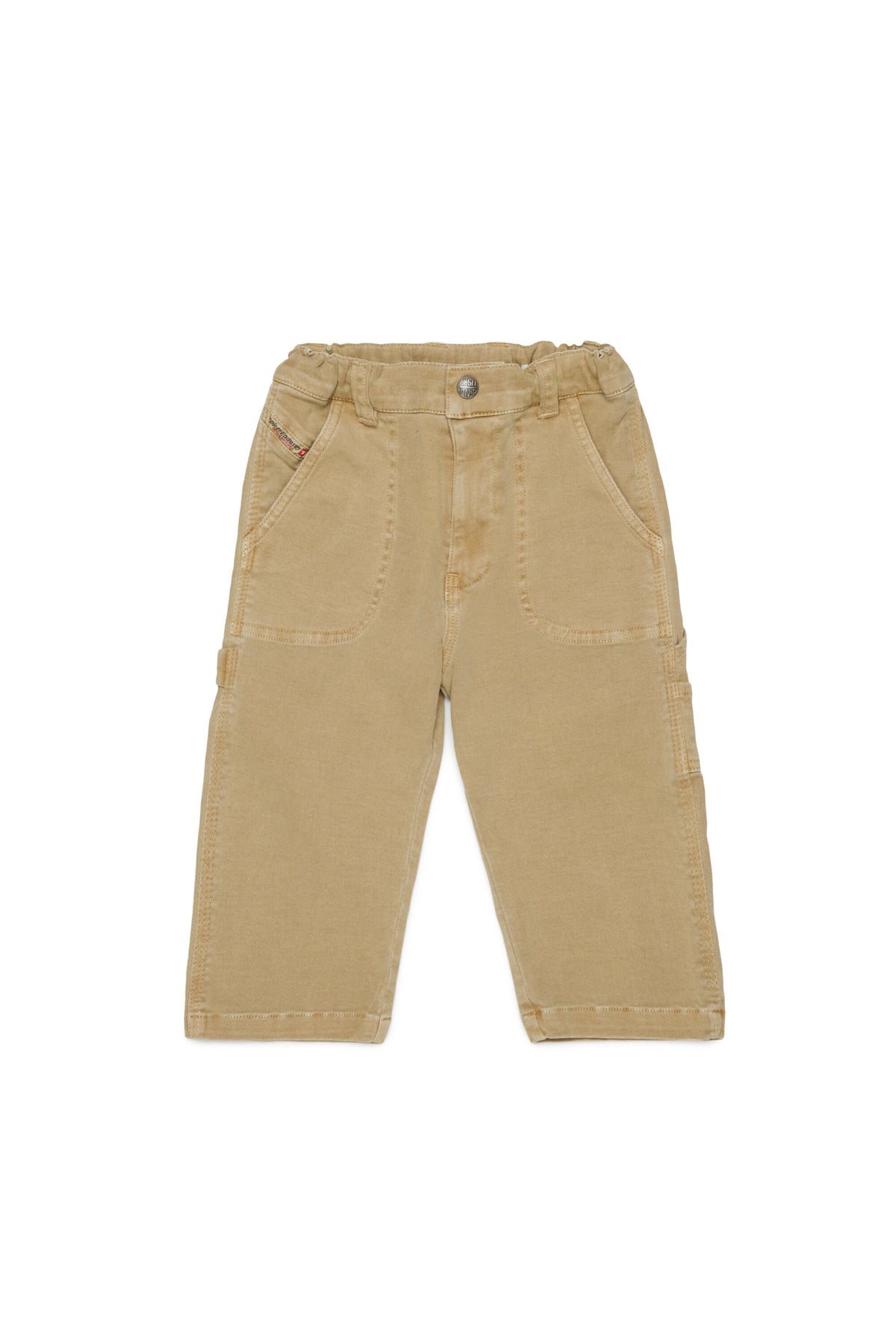 Pantalones cargo de tejido resistente, con bolsillos laterales.