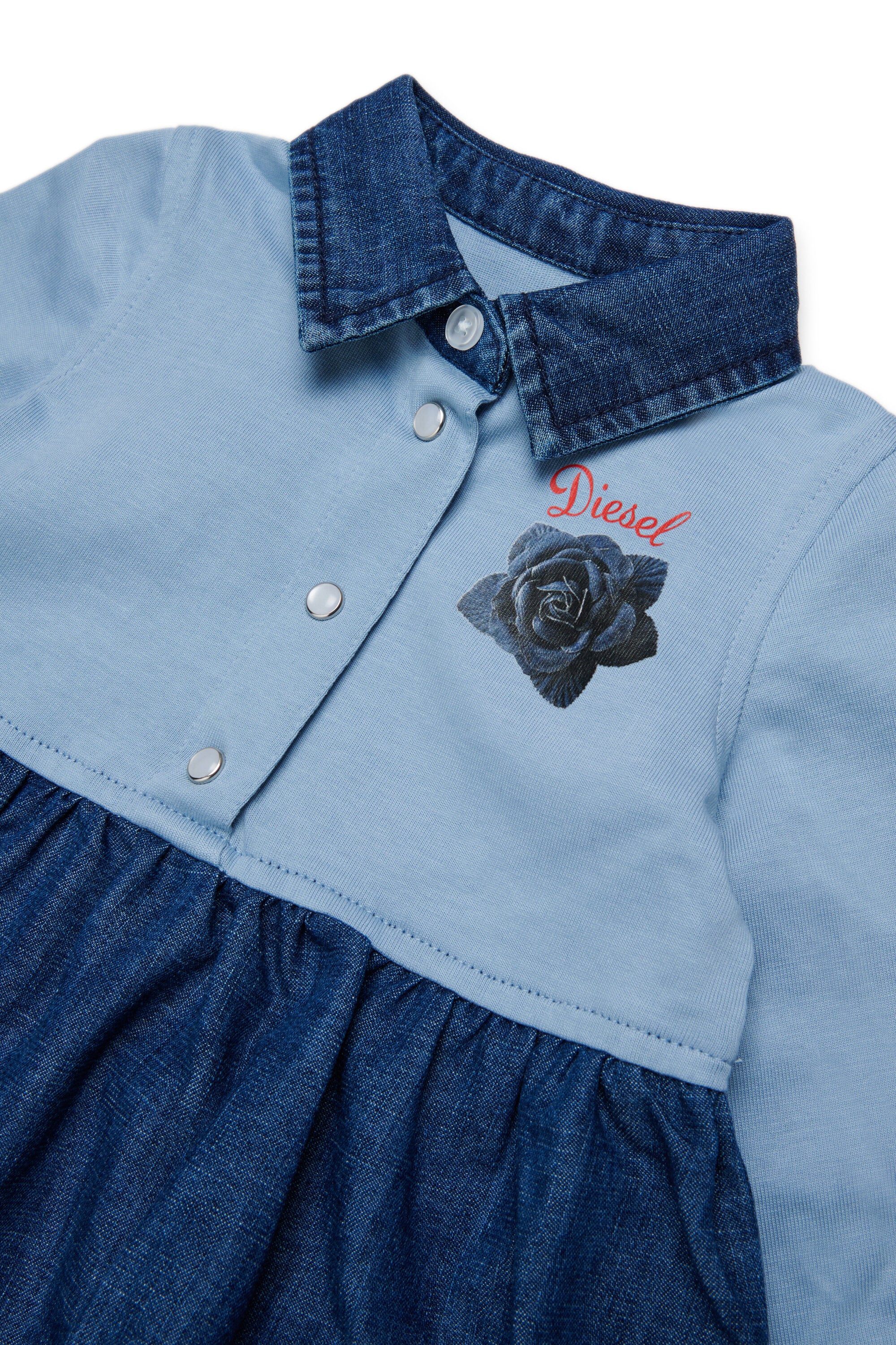 Dress with collar and logo